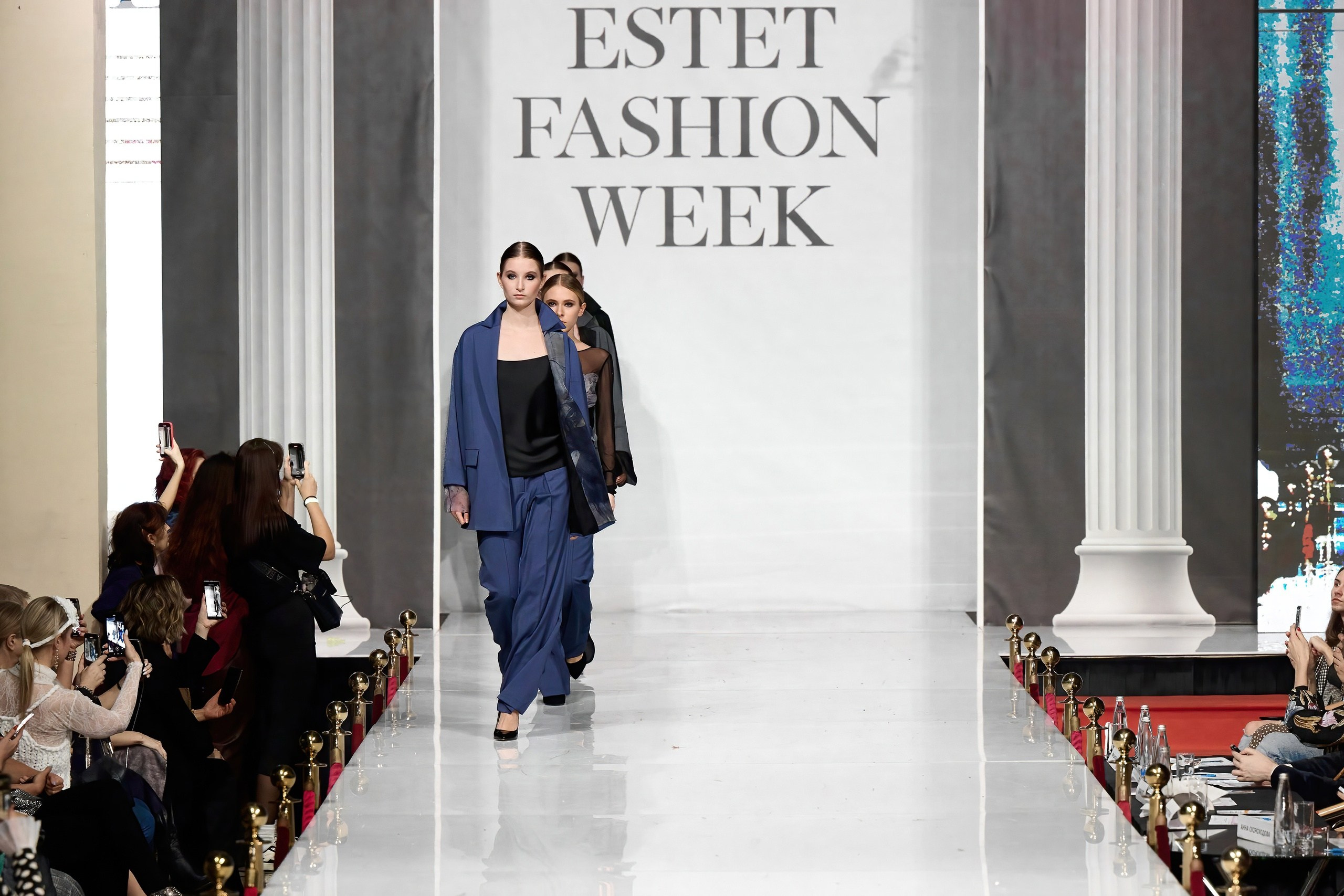 Gribova-Emotions. Estet Fashion Week. 2023. Дима Бабушкин. Фотограф. Подиум. Репортаж. Творчество. Дорого