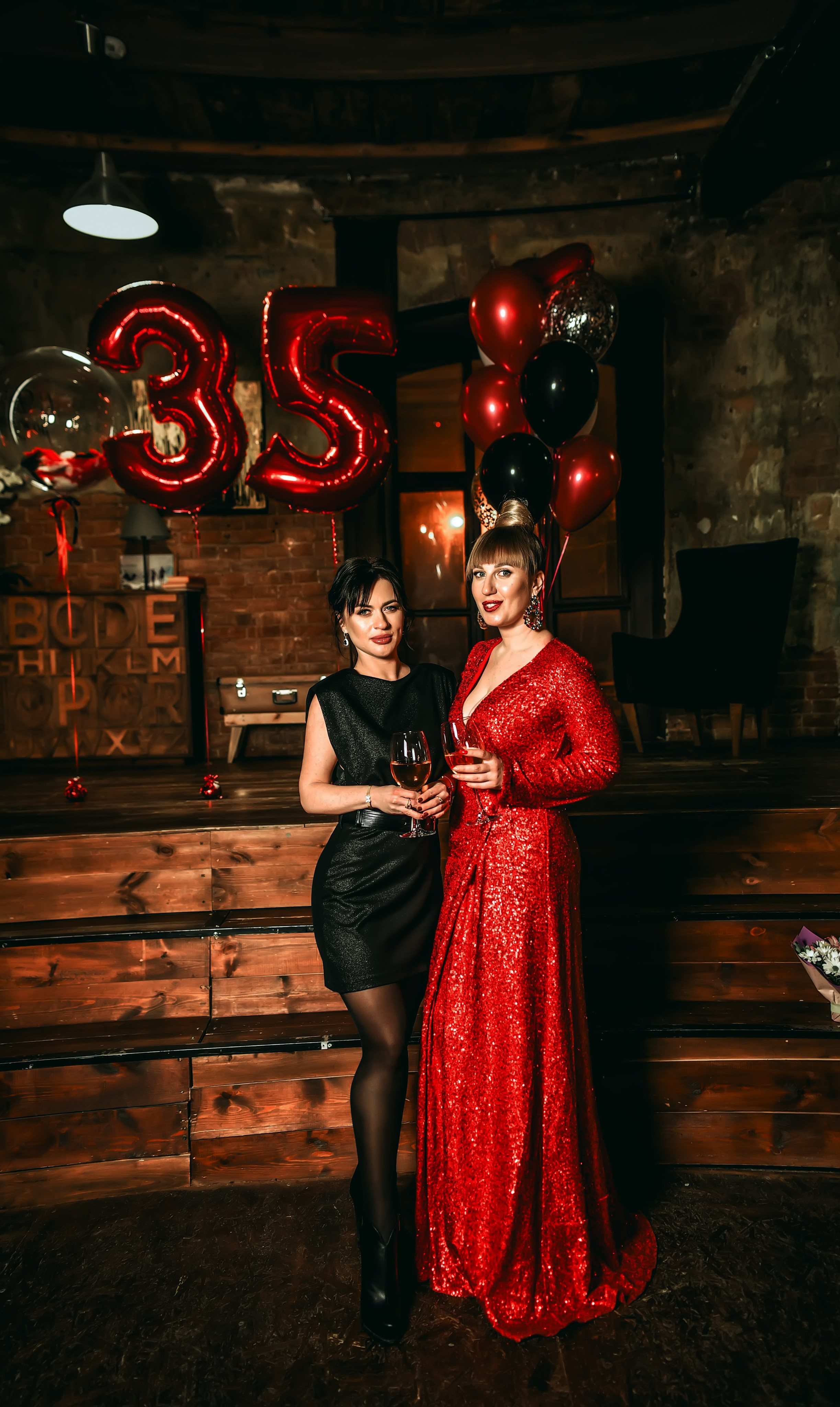 Тематическая вечеринка на юбилей 35 лет. Свадебный, семейный, детский, контент фотограф в Омске Максим Ильин