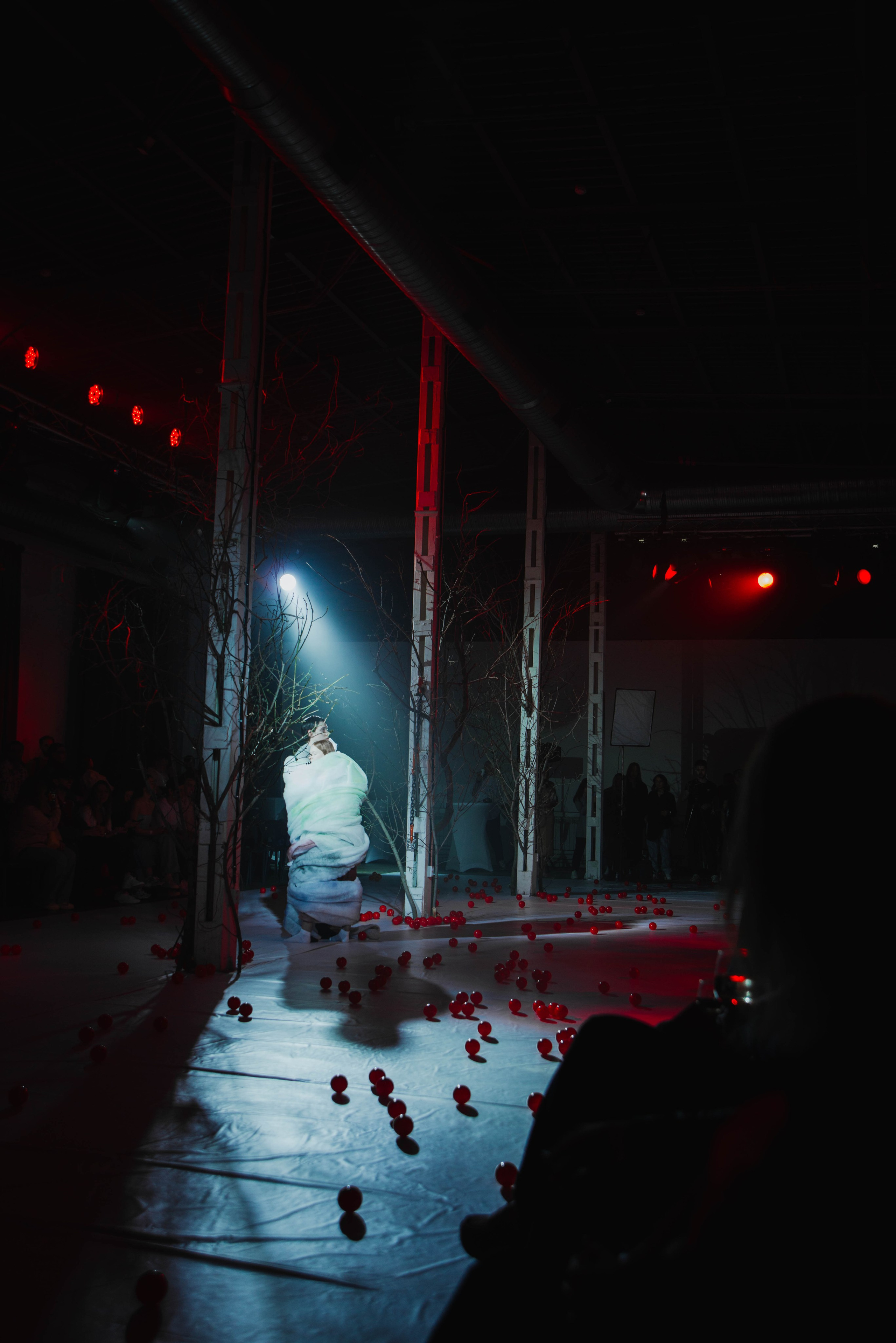 Показ «Красный Шум». Ксения Glossa. Портретный и репортажный фотограф в Самаре