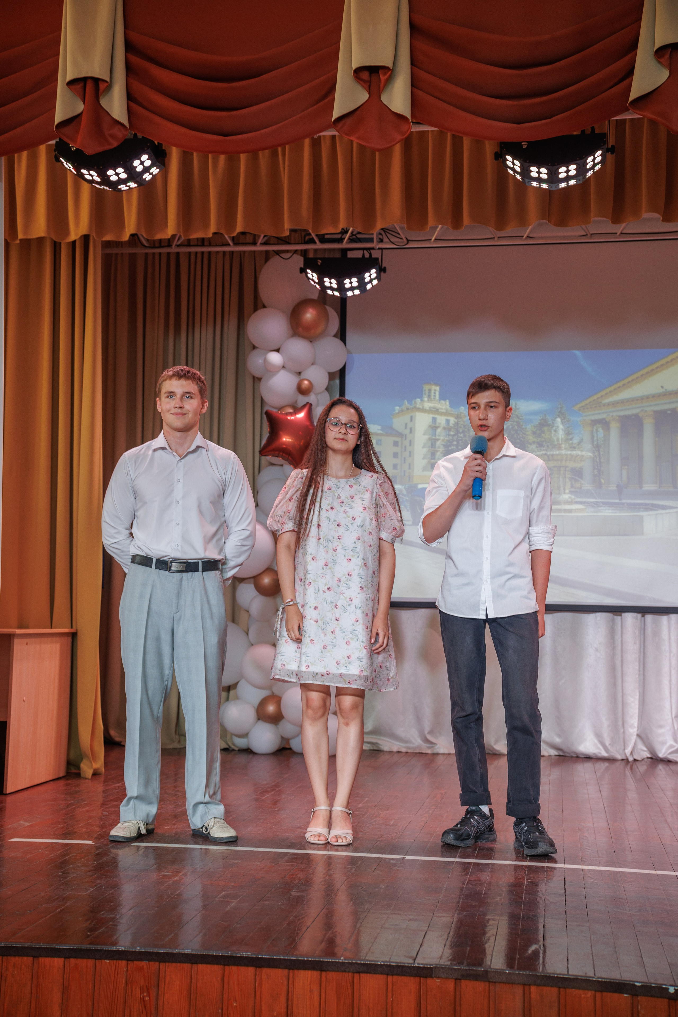 Вручение аттестатов. Свадебный и семейный фотограф в Новосибирске Ирина Дорошкова