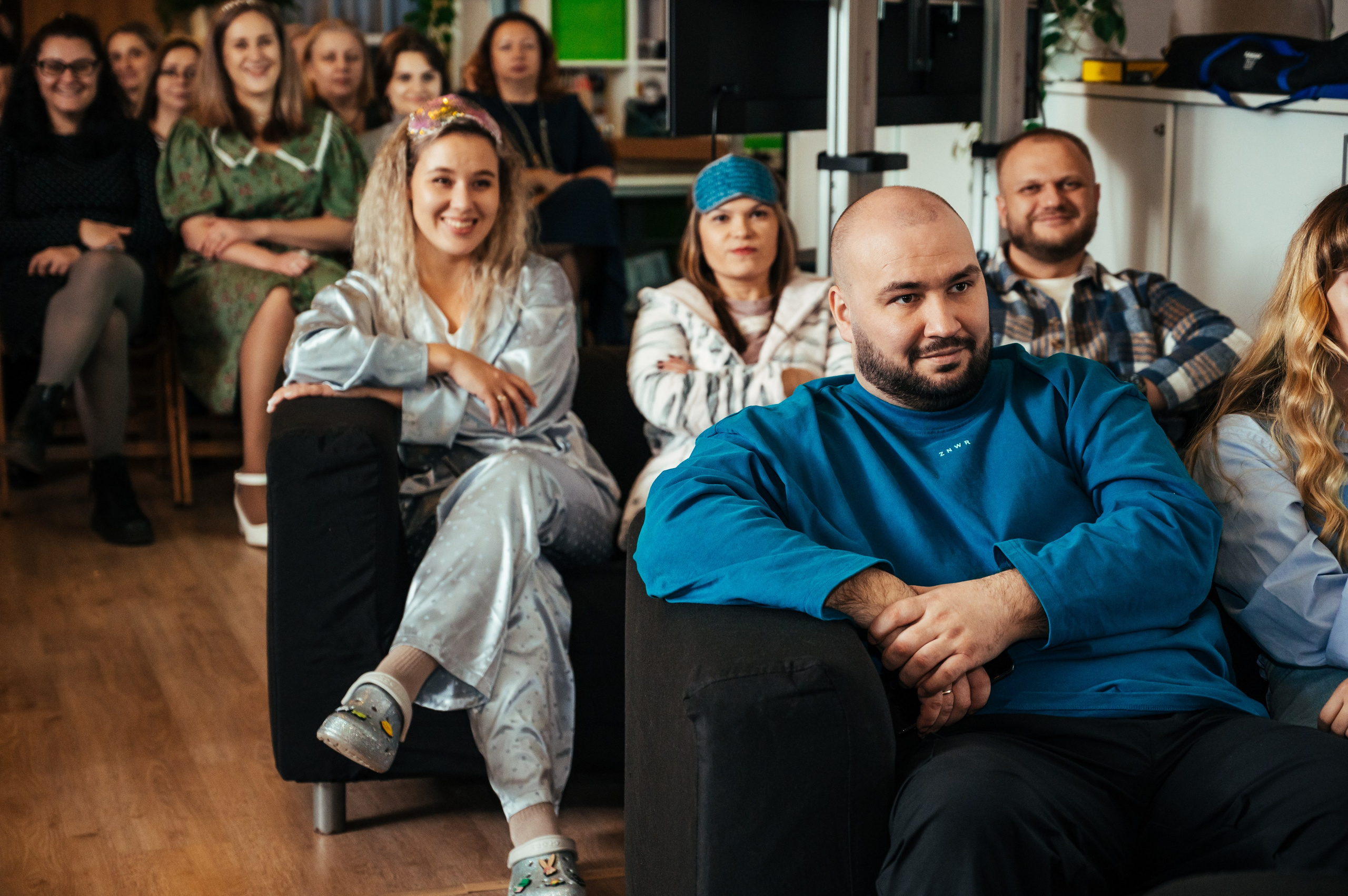 Фотосъёмка корпоратива в офисе в Санкт-Петербурге. Анастасия Петрович фотограф, фотокорреспондент в Москве и Санкт-Петербурге. Фотосъёмка репортажа, мероприятия, корпоративная съёмка, контент