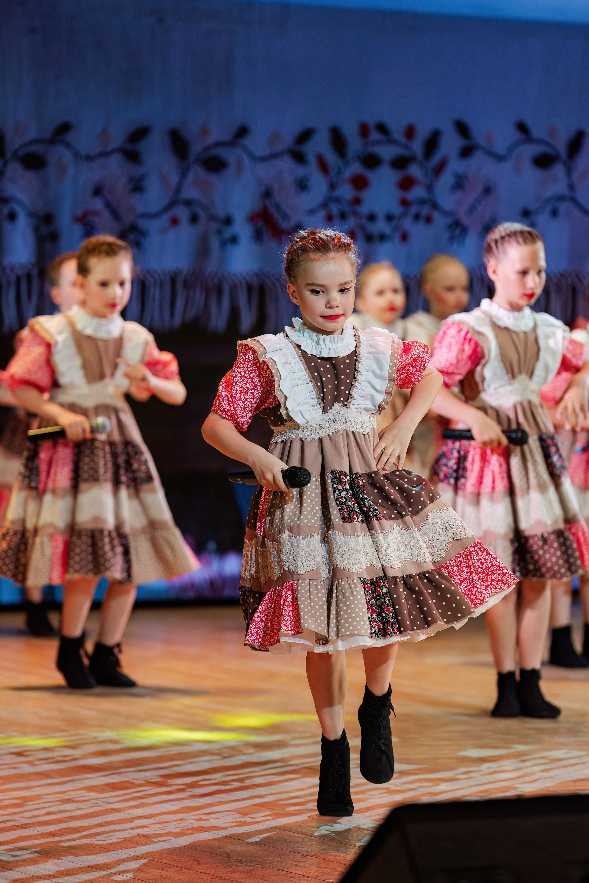 Отчетный концерт Образцового коллектива Алтая театра эстрадной песни «Созвездие». Свадебный и репортажный фотограф Никита Сницарев в Барнауле