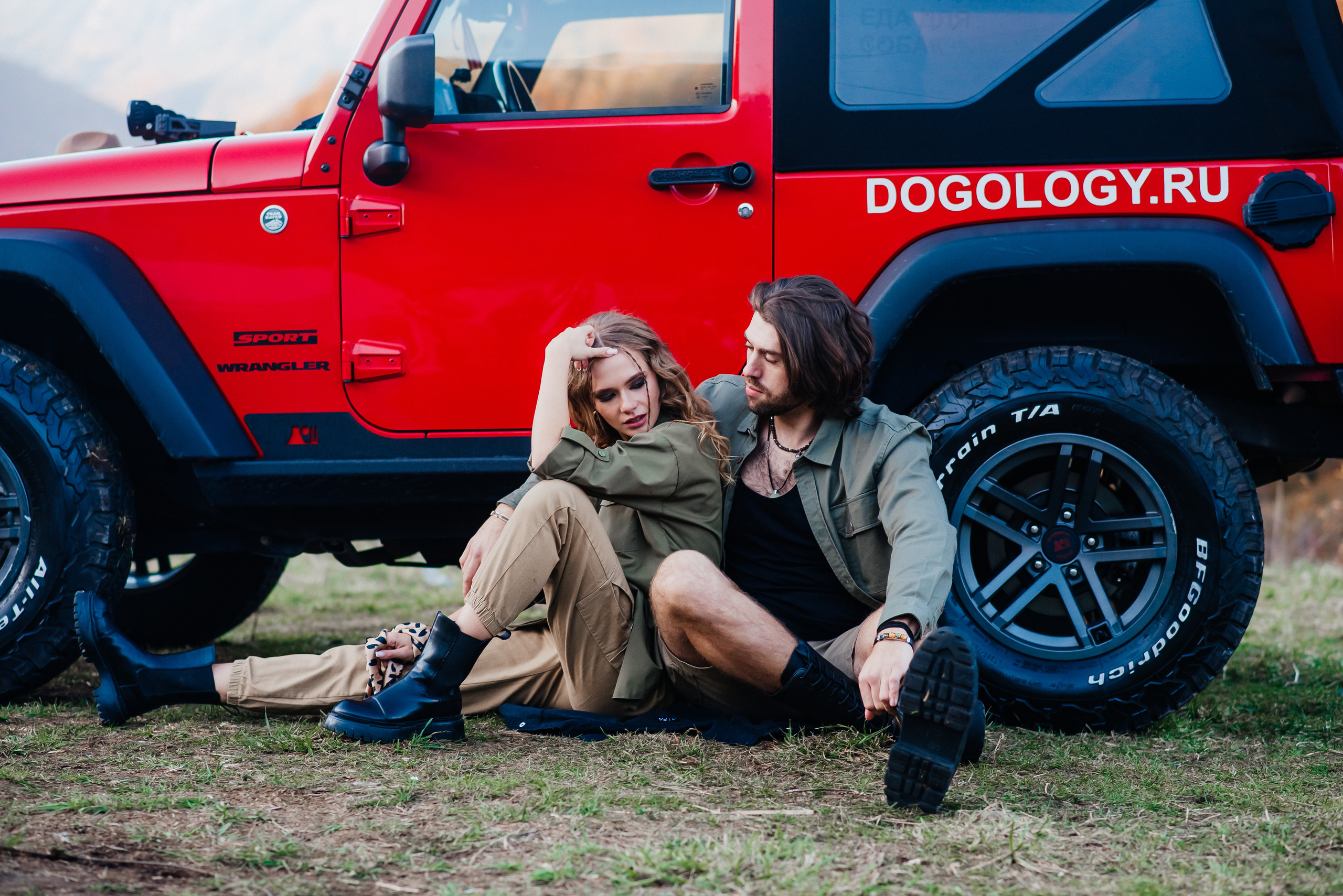 Фотосессия Сафари на джипе в горах Роза Хутор. Love story Ярослав и Екатерина