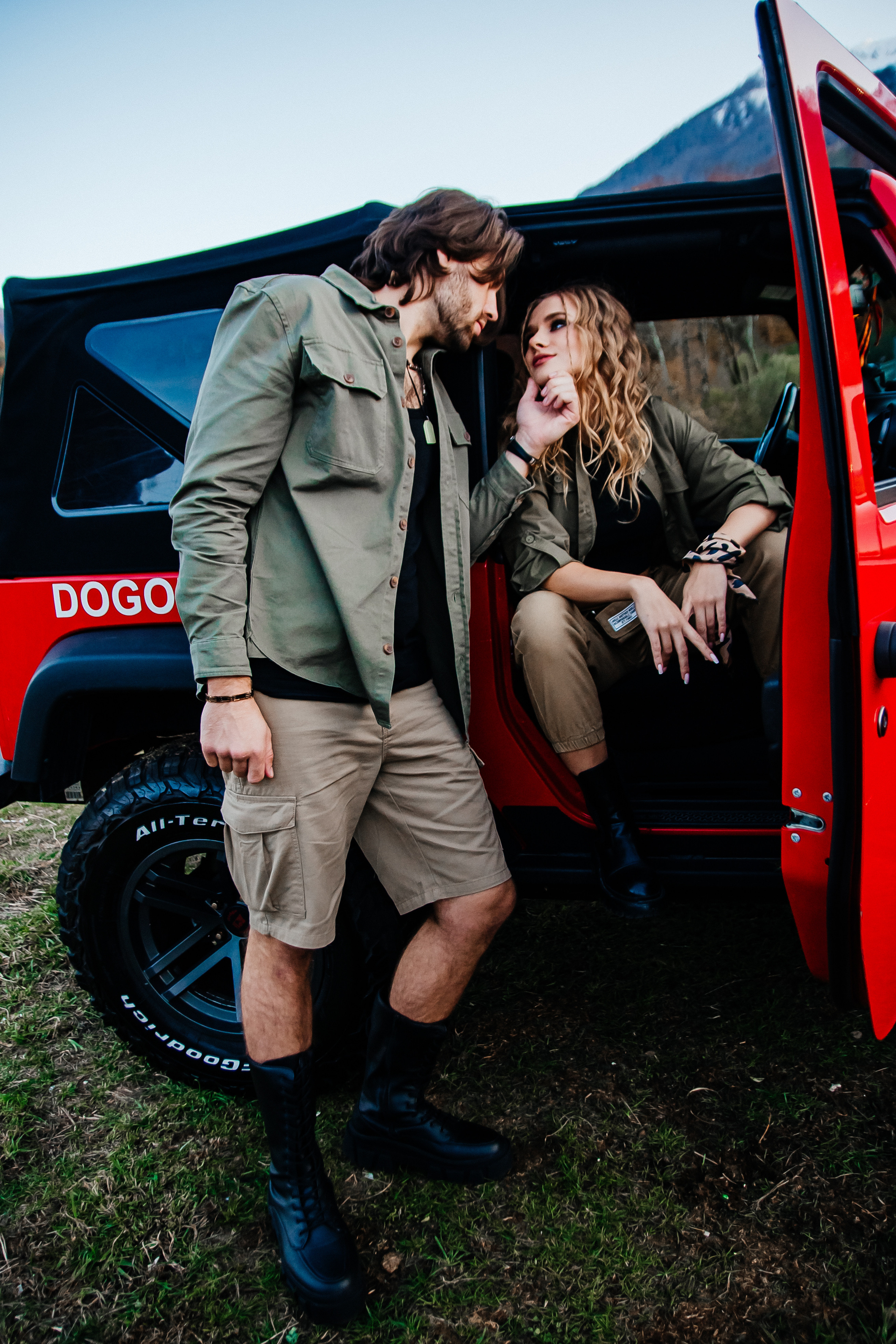 Фотосессия Сафари на джипе в горах Роза Хутор. Love story Ярослав и Екатерина