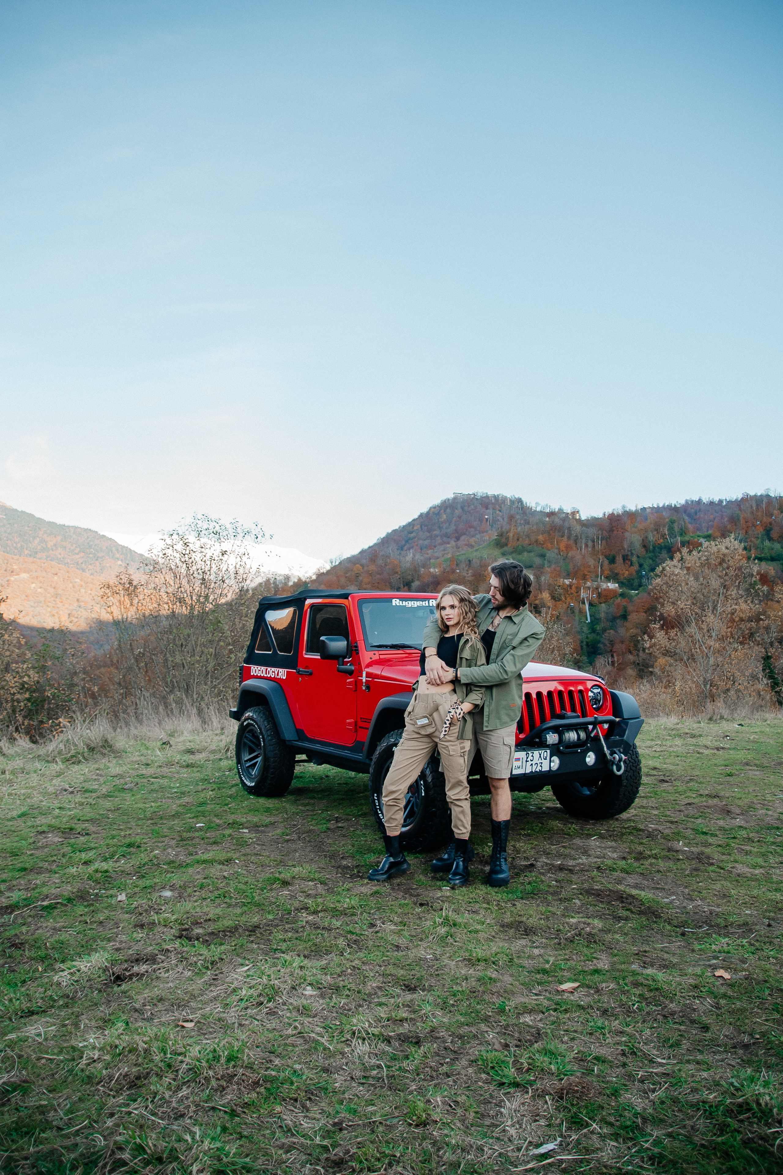 Фотосессия Сафари на джипе в горах Роза Хутор. Love story Ярослав и Екатерина
