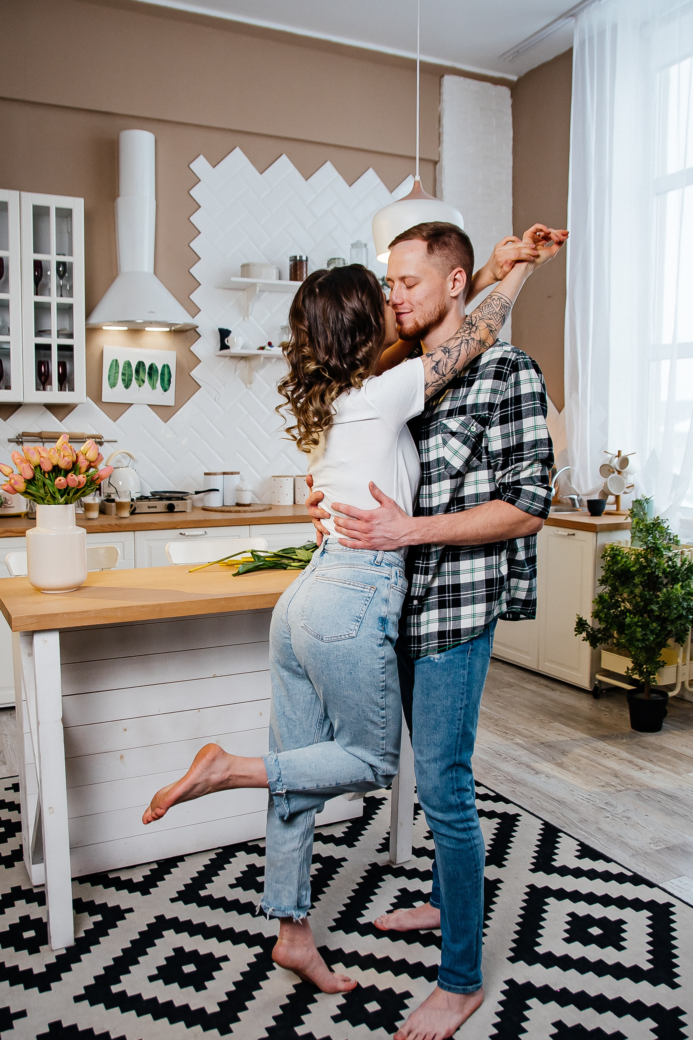 Love story фотосессия на кухне — София и Иван