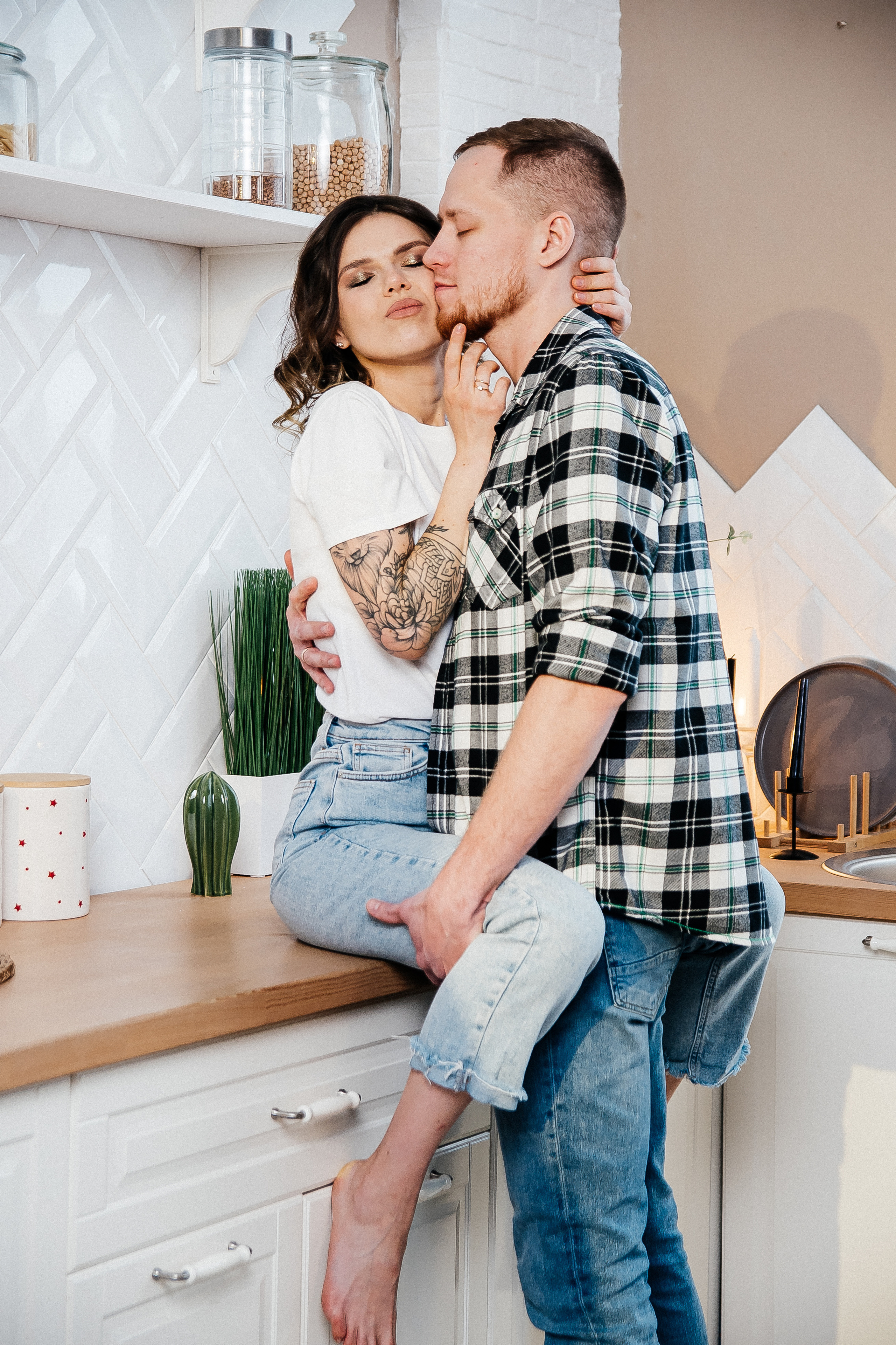 Love story фотосессия на кухне — София и Иван