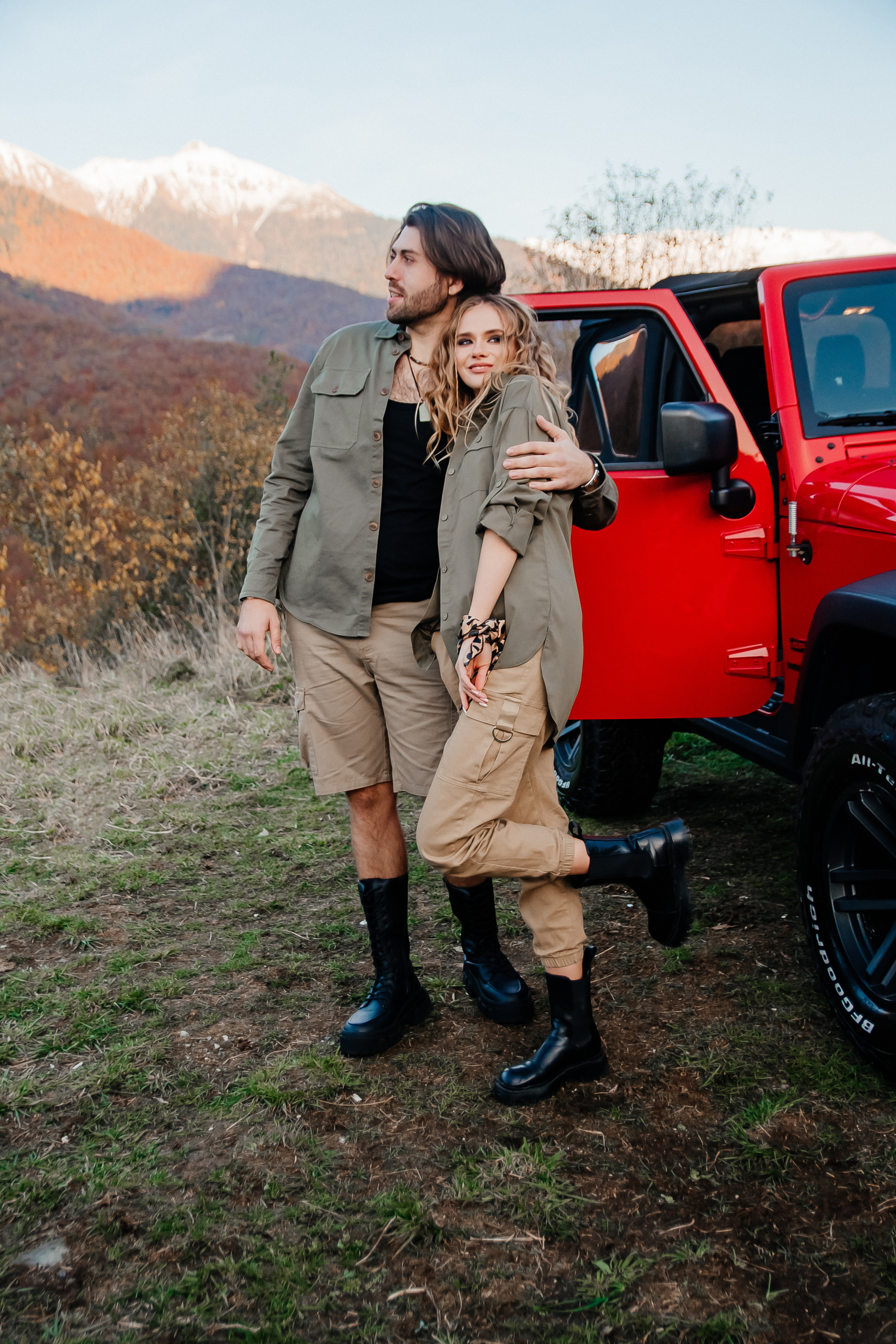 Фотосессия Сафари на джипе в горах Роза Хутор. Love story Ярослав и Екатерина