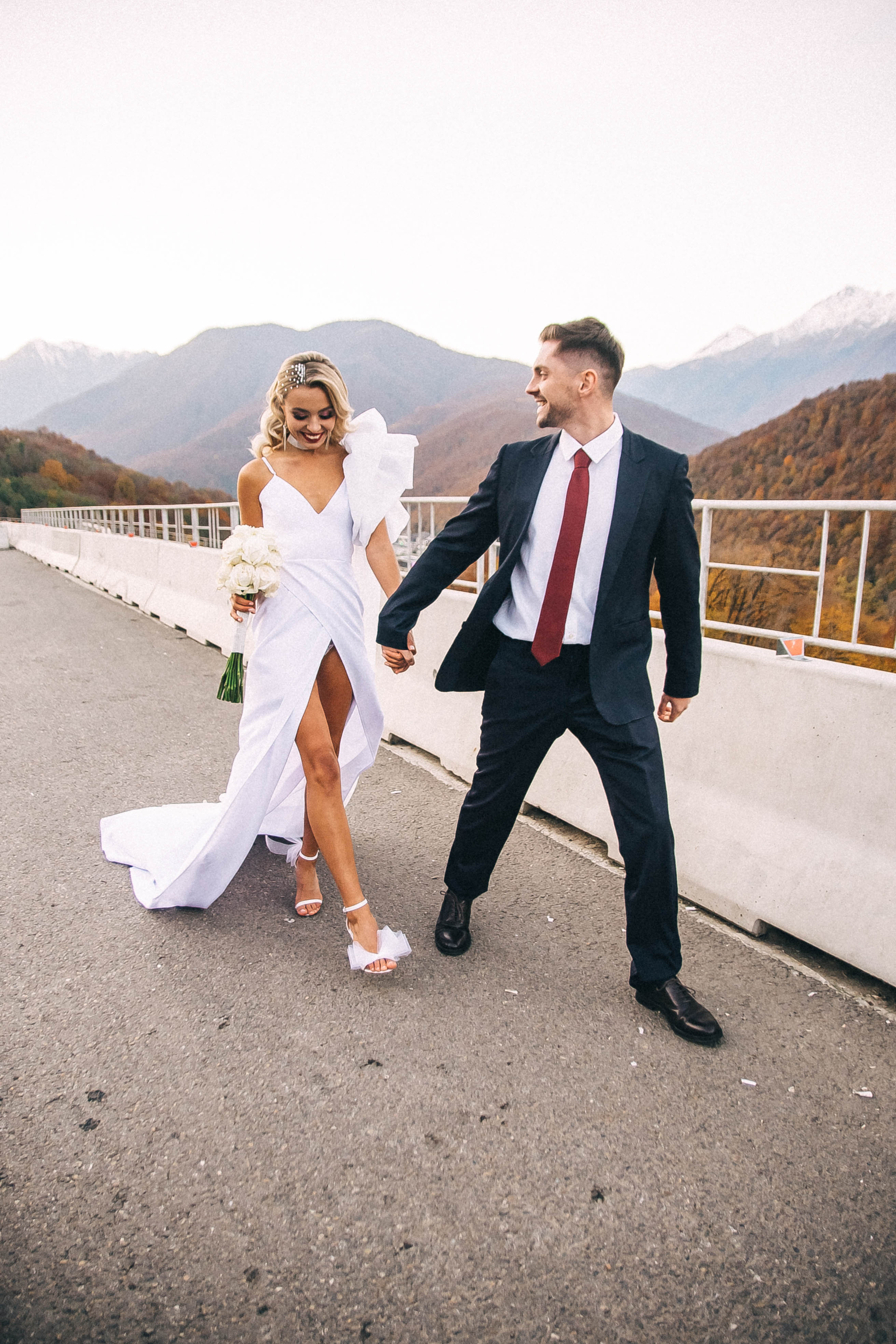 Свадебная съёмка в горах Роза Хутор — Анастасия и Денис