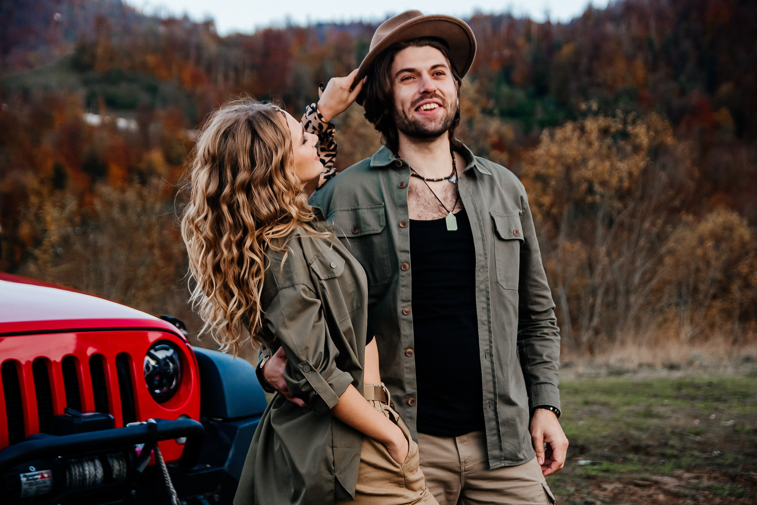 Фотосессия Сафари на джипе в горах Роза Хутор. Love story Ярослав и Екатерина