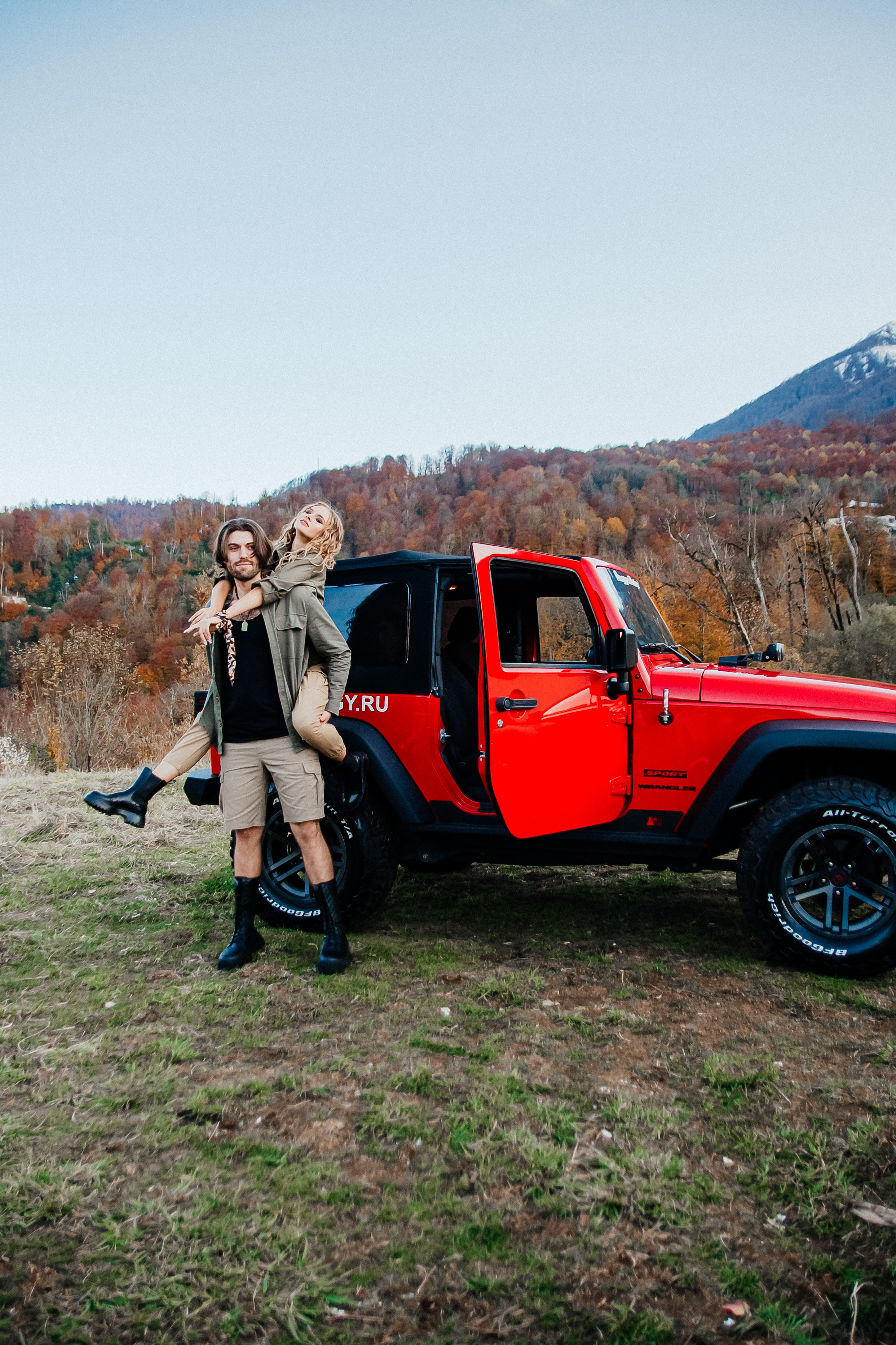 Фотосессия Сафари на джипе в горах Роза Хутор. Love story Ярослав и Екатерина