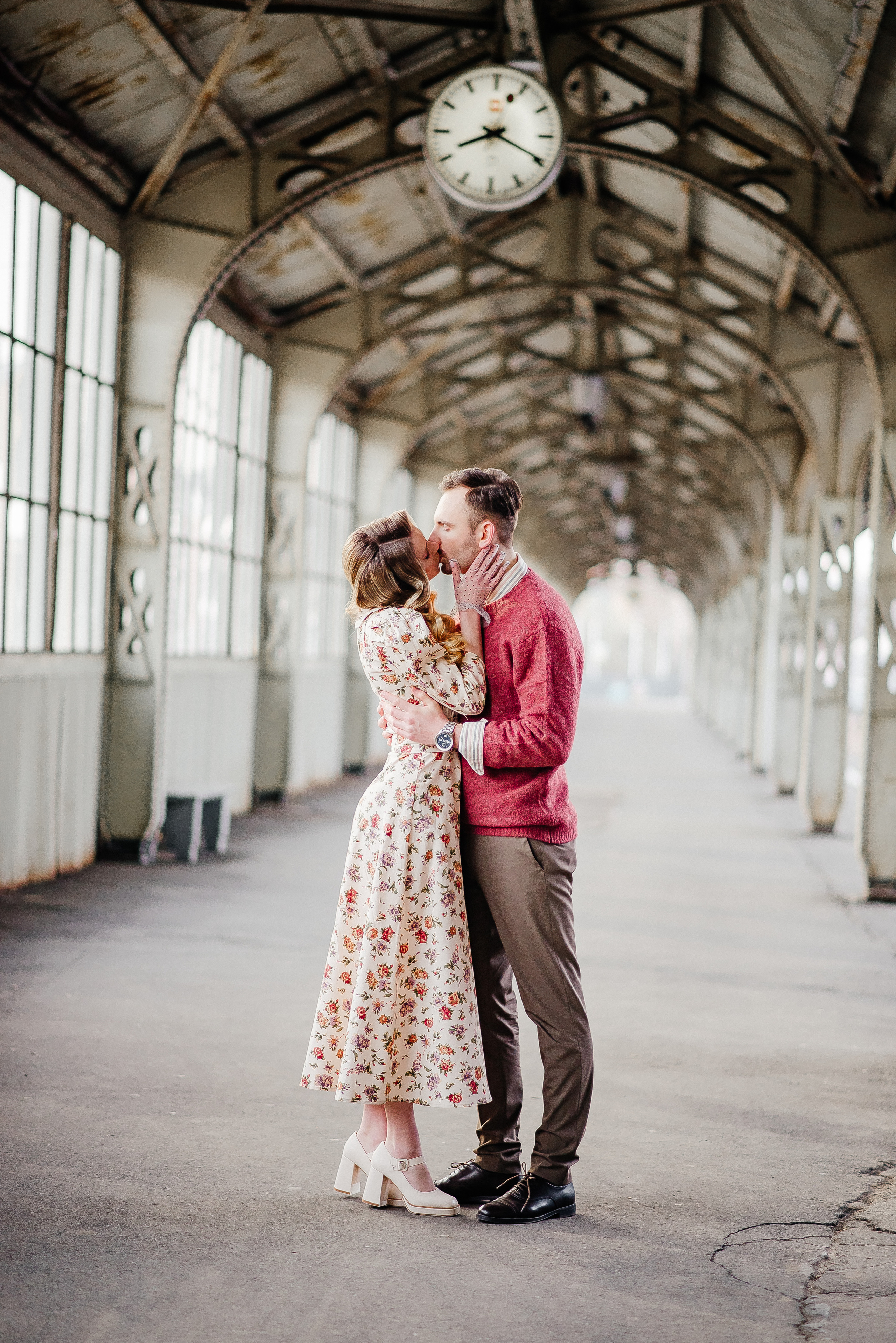 Фотосессия на Витебском вокзале — Love story Анастасия и Максим