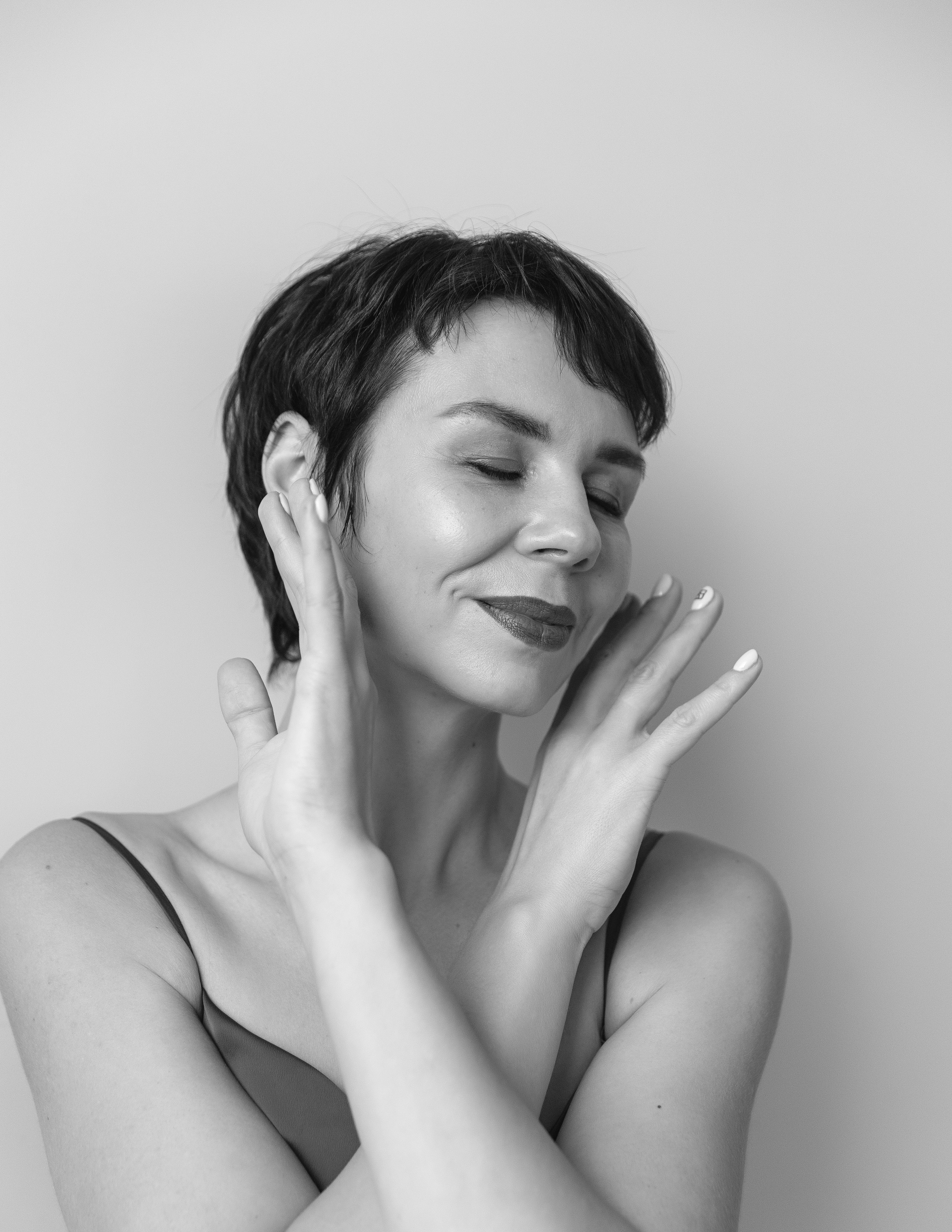 Ирина, косметолог, тату-мастер. Главная