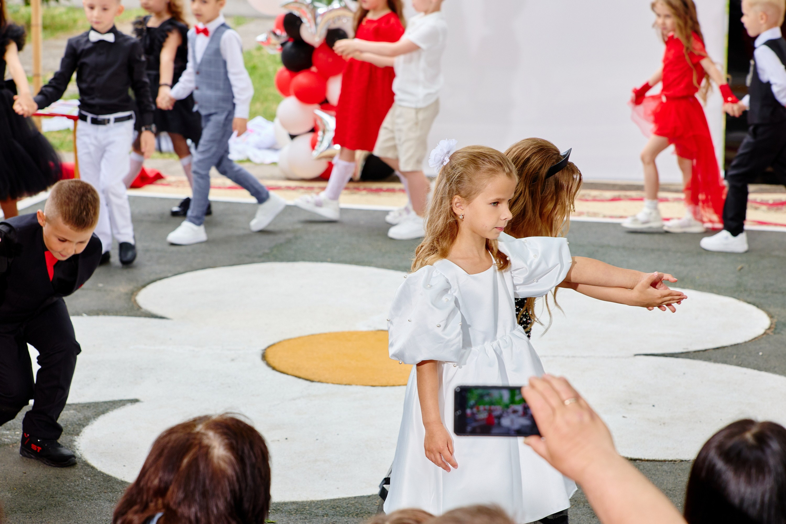 Выпускной 45 сад. Фотограф Выпускные альбомы Таганрог Сергей Коробченко