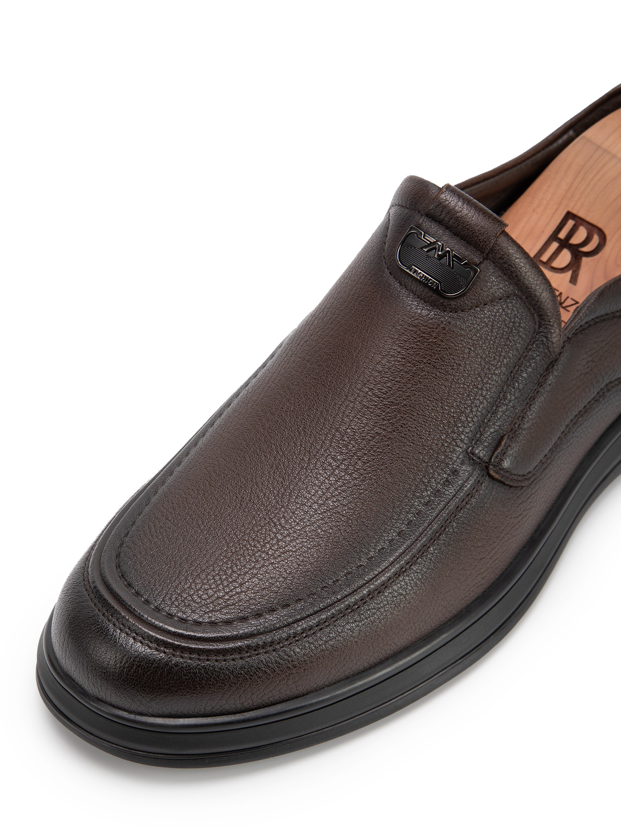 Каталожная фотография обуви. Фотограф в Москве Егор Гончаров