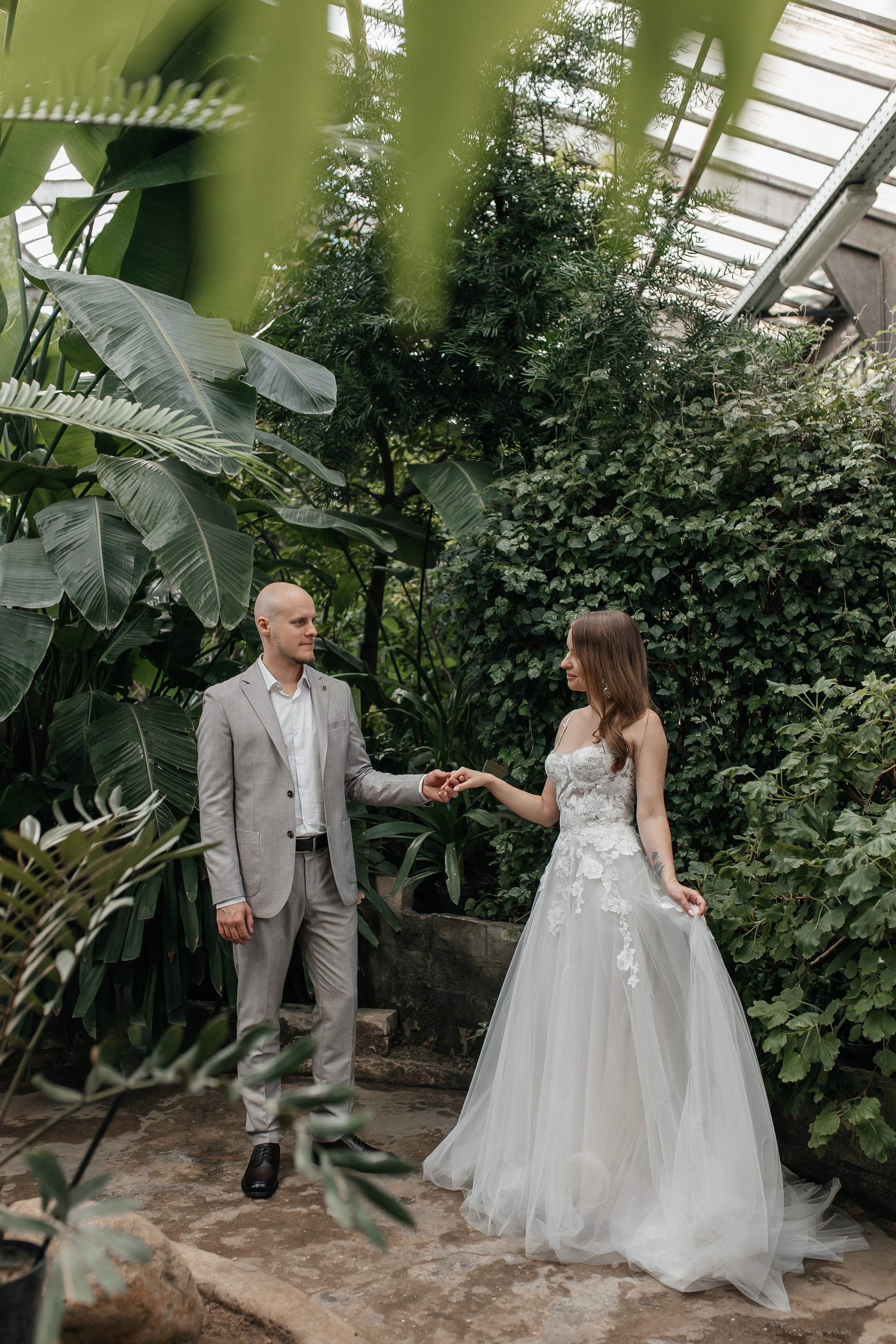 Свадебная фотосессия в Старой фондовой оранжерее Ботанического сада