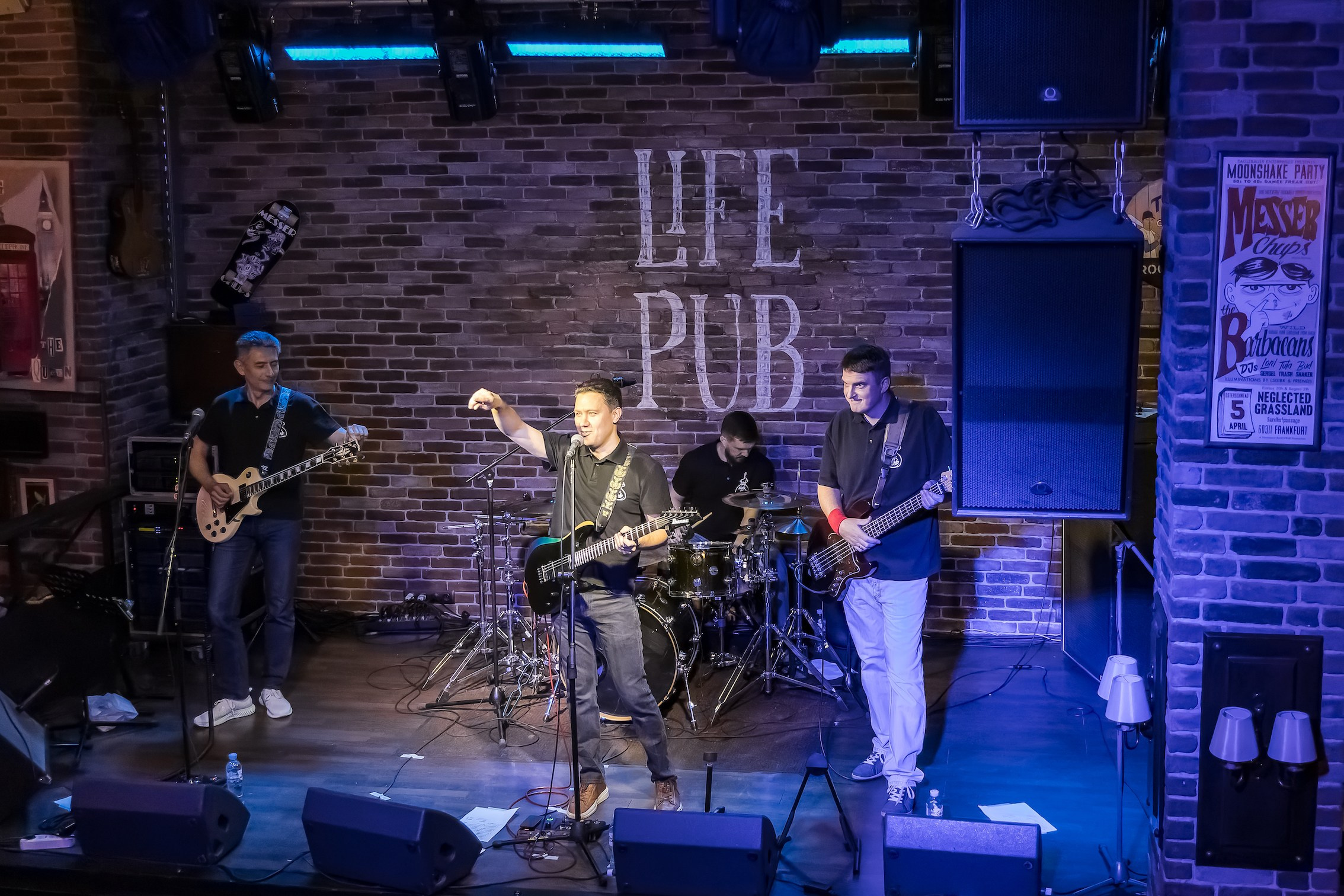 LifePub 29.03.2023. Московская кавер-группа BankBand