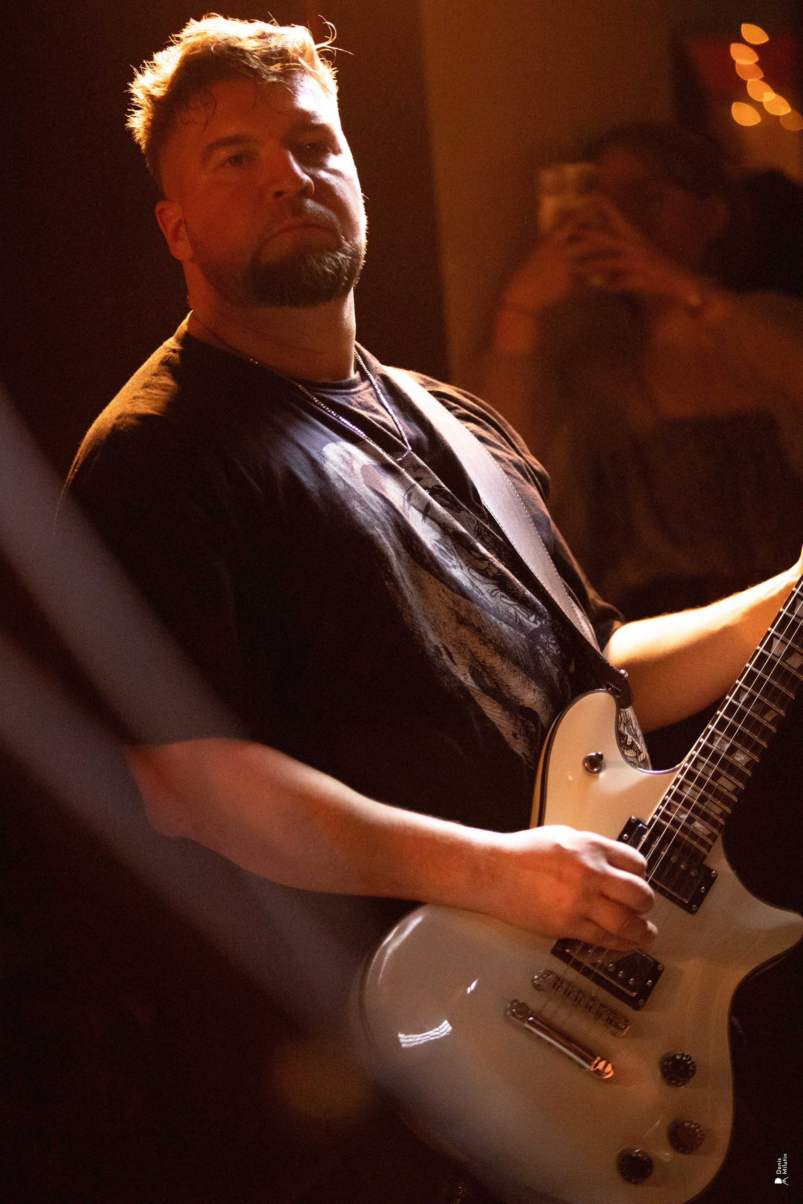 Рядом Ассенизаторы. Портретный фотограф Денис Милютин