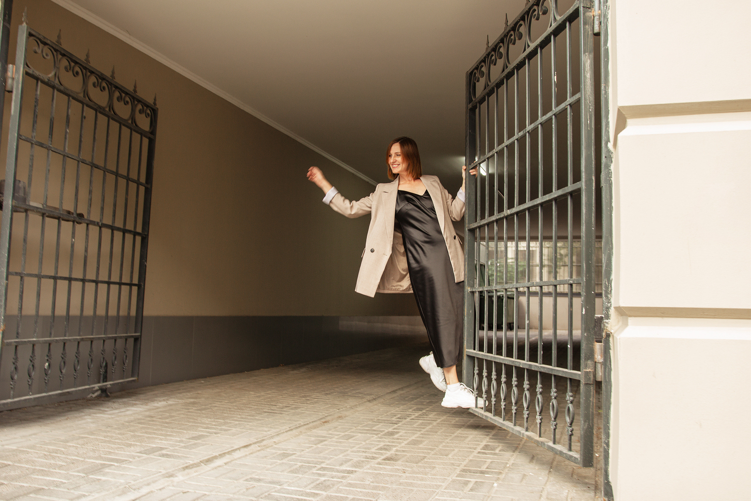 Контент фотосессия девушка в городе. Портретный фотограф в Москве Ольга Акушко