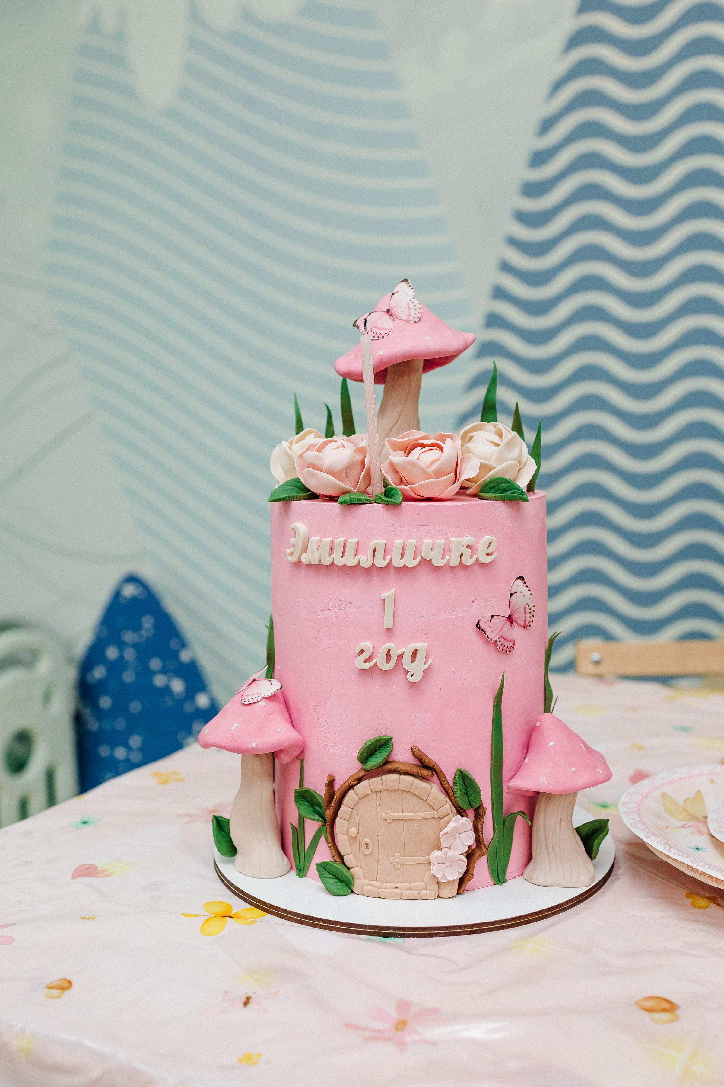 Эмилии 1 год. Семейный фотограф в Волгодонске Краченцева Анна