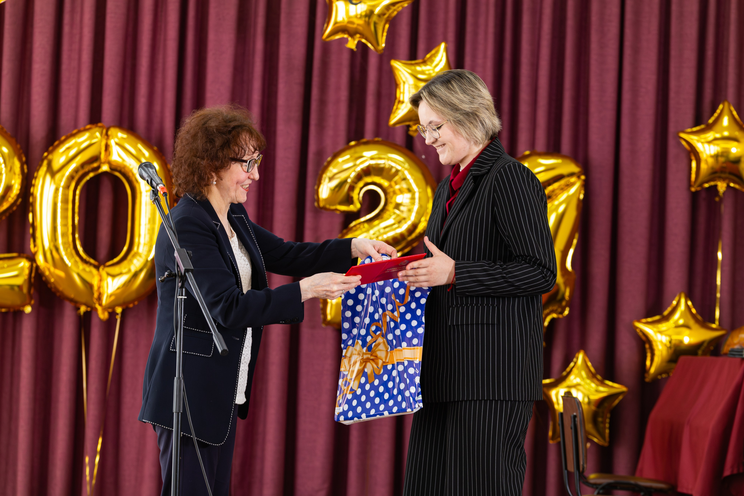 Выпускной музыкальная школа № 8. Фотограф Александр Поздняков  Новосибирск