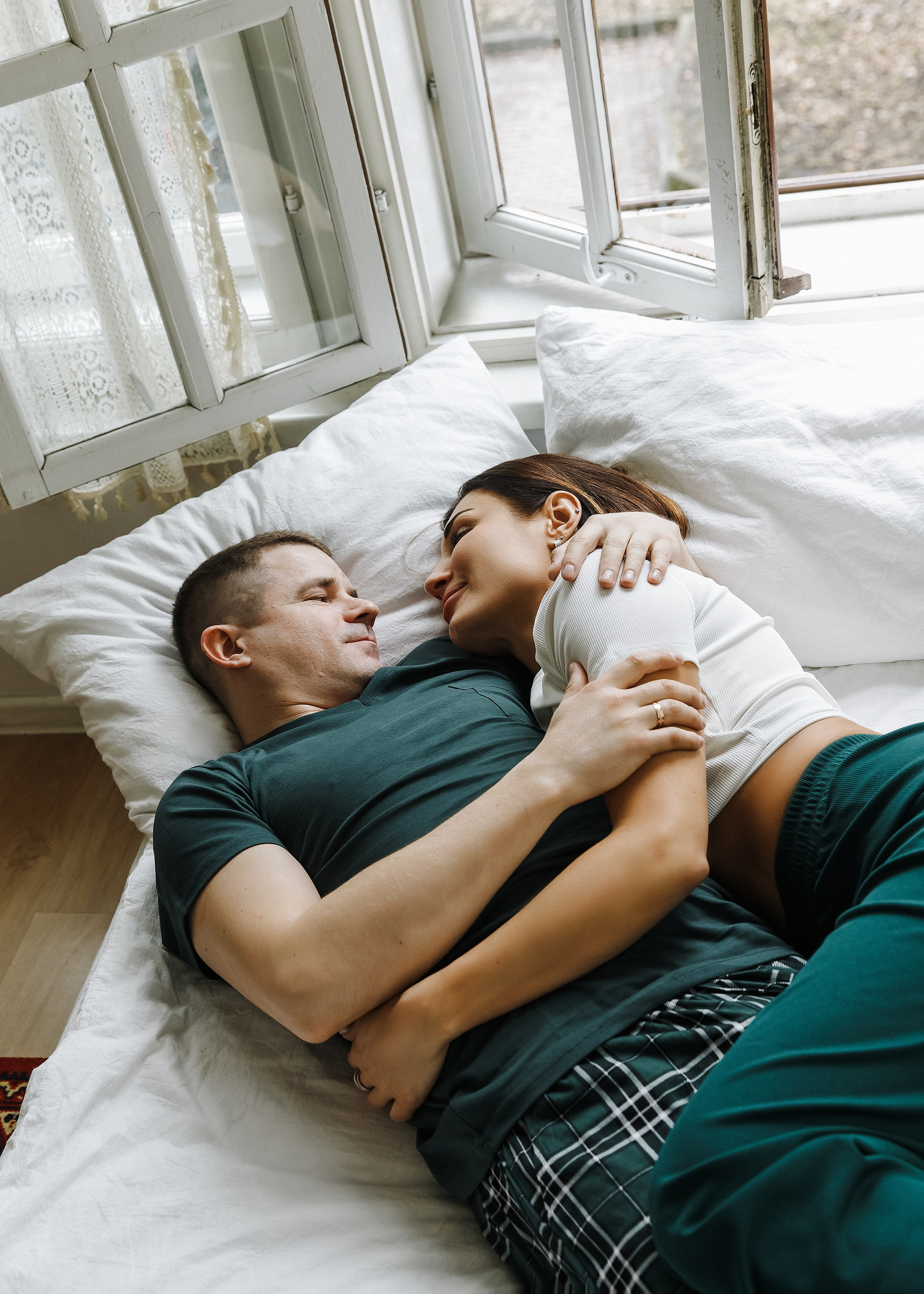 Саша и Андрей — лав стори в фотостудии. Свадебный и портретный фотограф в Санкт-Петербурге Анна Демьянова