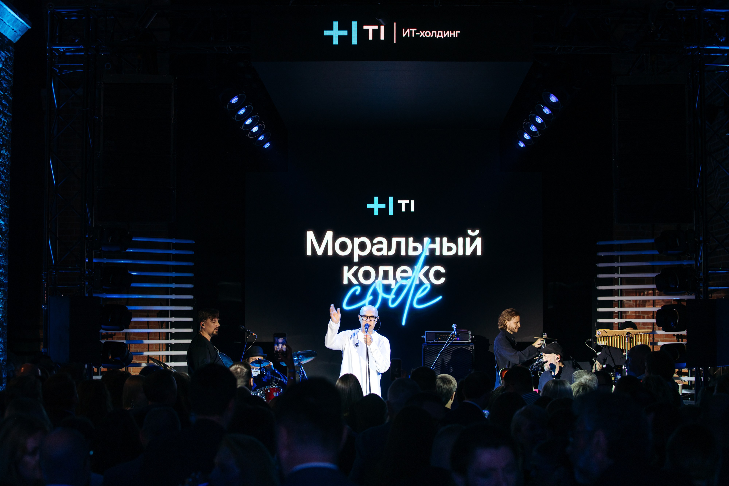 T1 пятница. Коммерческий фотограф — Борис Суходольский