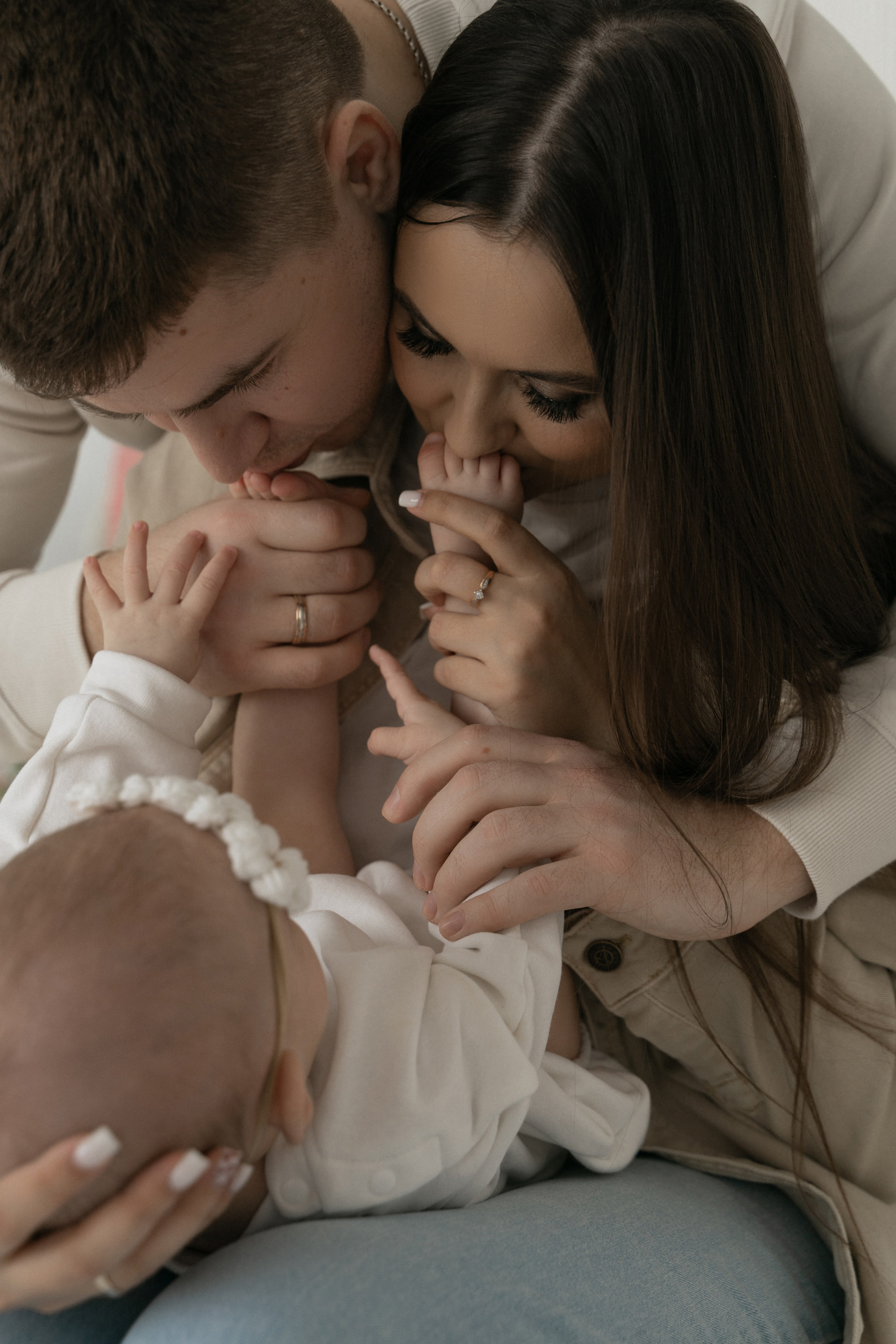 Вдвоём хорошо, но втроём. Моменты и истории о вас настоящих