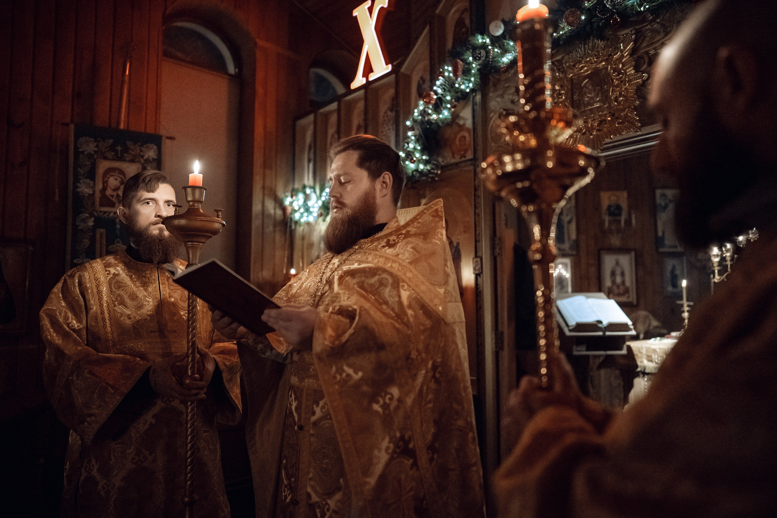 Ночная Божественная Литургия в день памяти Свт.Спиридона Тримифунтского, Севастополь. Церковный фотограф Севастополь