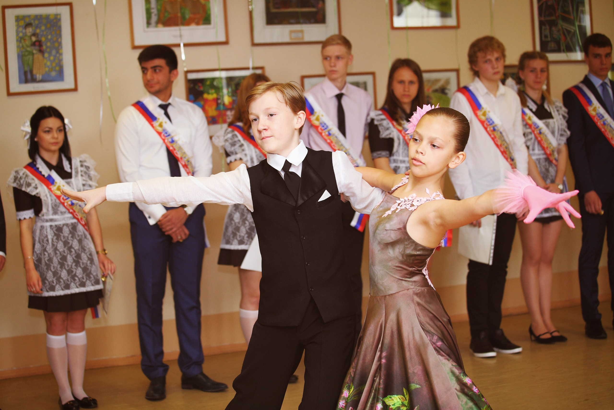 Портфолио фотографа на последний звонок. Свадебный и репортажный фотограф в Ярославле и Санкт-Петербурге Роман Микрюков