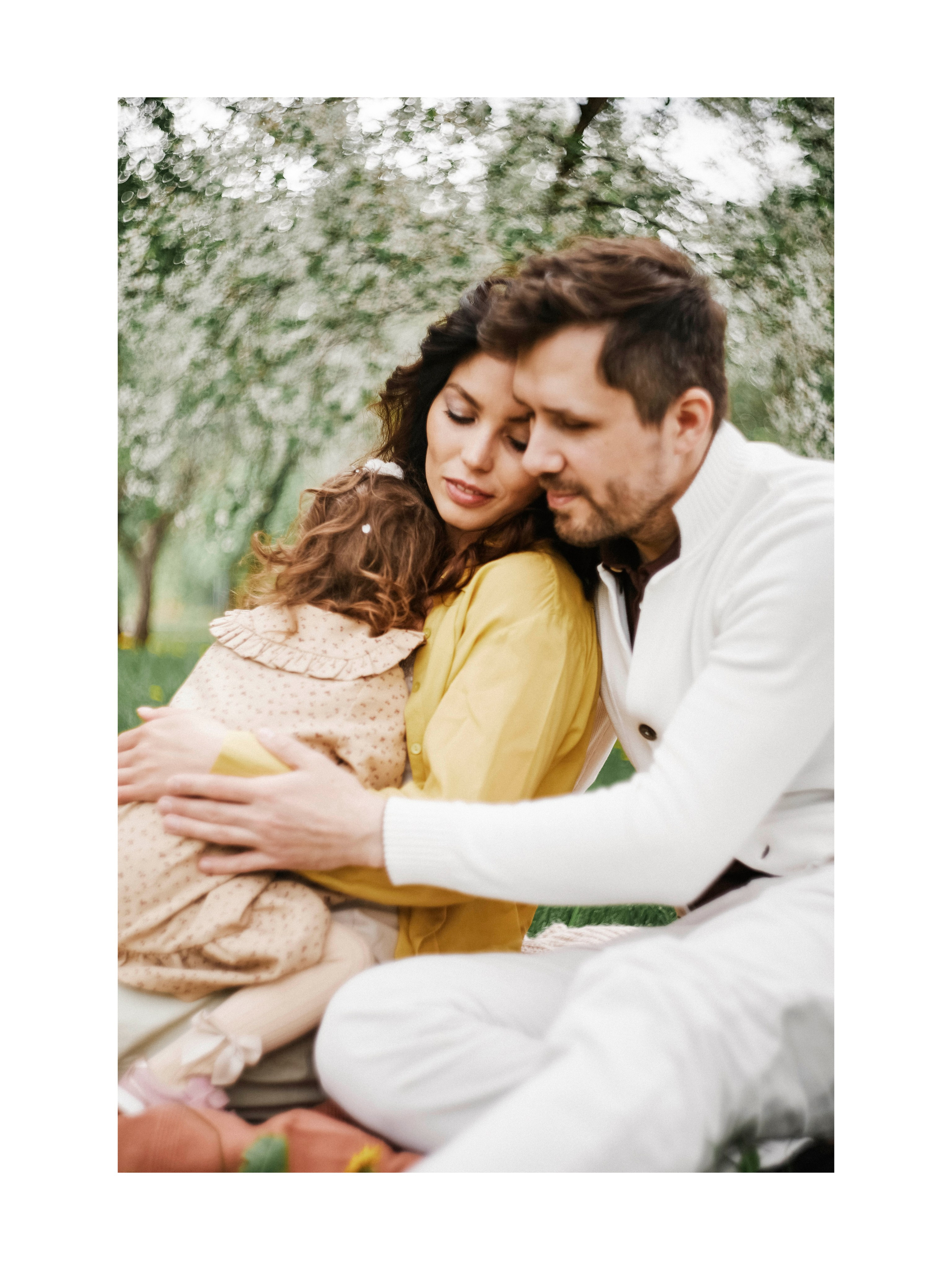 Цветущие яблони для Лили. Детский семейный фотограф в Москве Светлана Микадзе