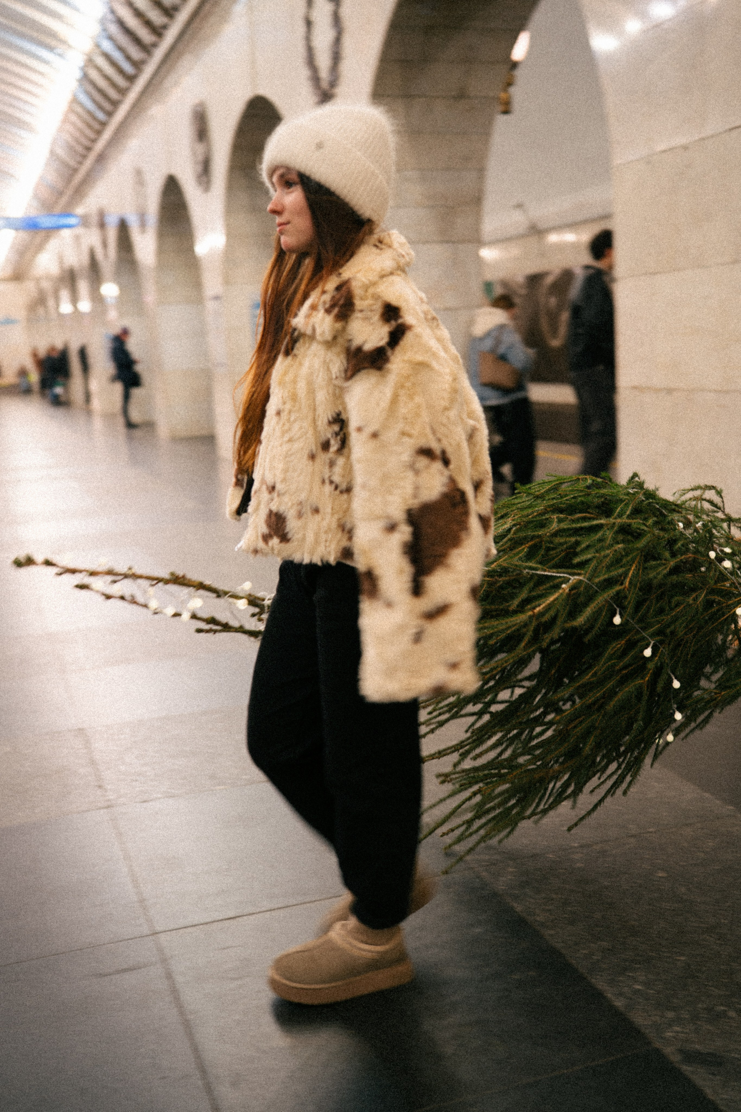 НОВОГОДНЯЯ ПРОГУЛКА ПАРЫ ПО ЧЕРНЫШЕВСКОЙ ПЕРЕД НОВЫМ ГОДОМ. Профессиональный фотограф, Санкт-Петербург — Виктория Богомолова