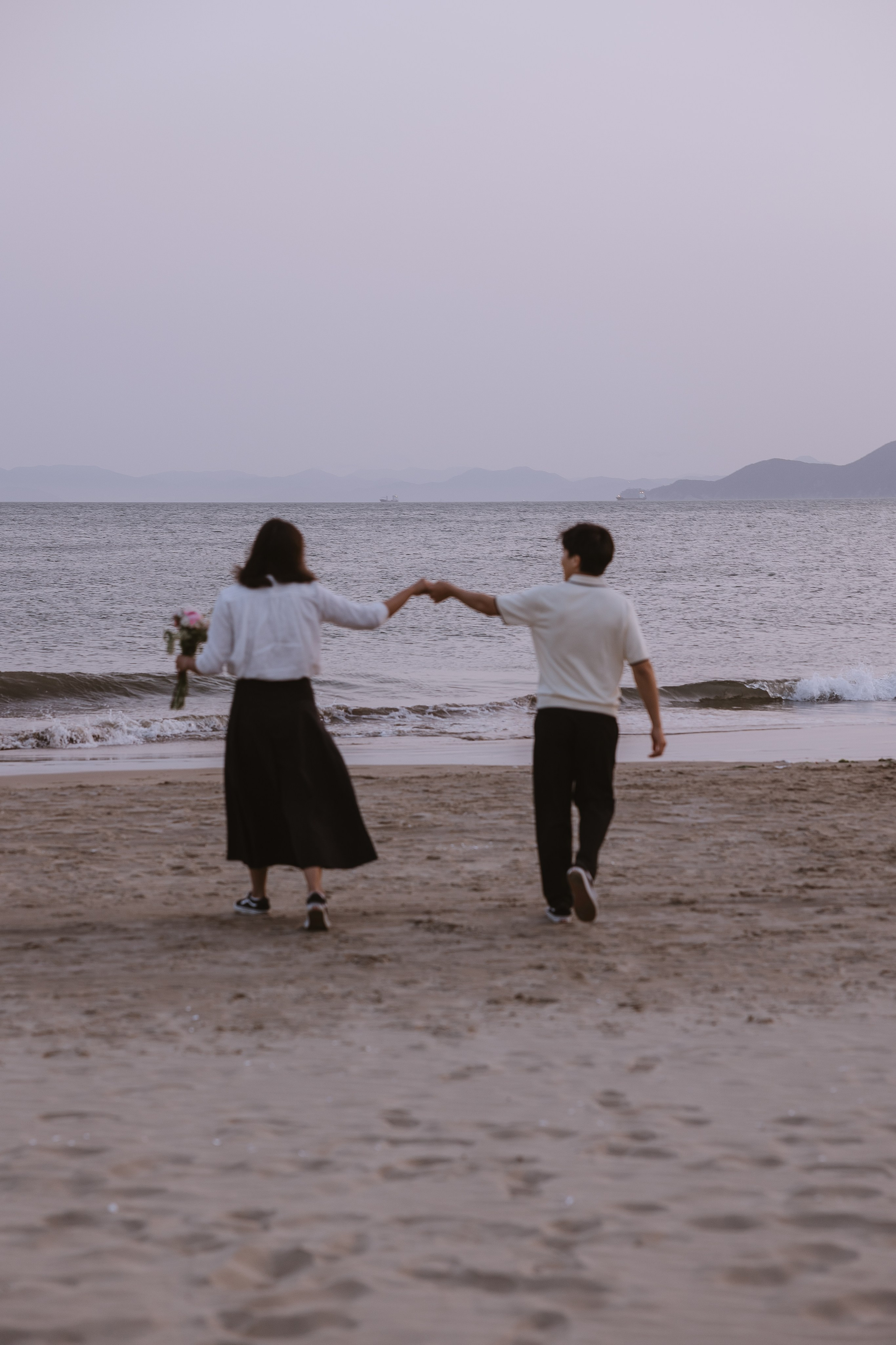 This is an evening walk of lovers. Your photographer in Busan (South Korea) Aleksandra Anufriy