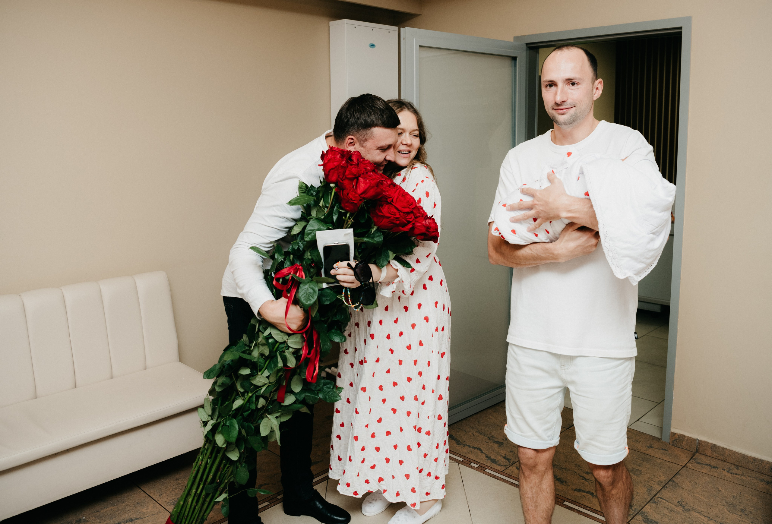 Выписка Софии в ГКБ Ерамишанцева. Фотограф на выписку из роддома в Москве и МО