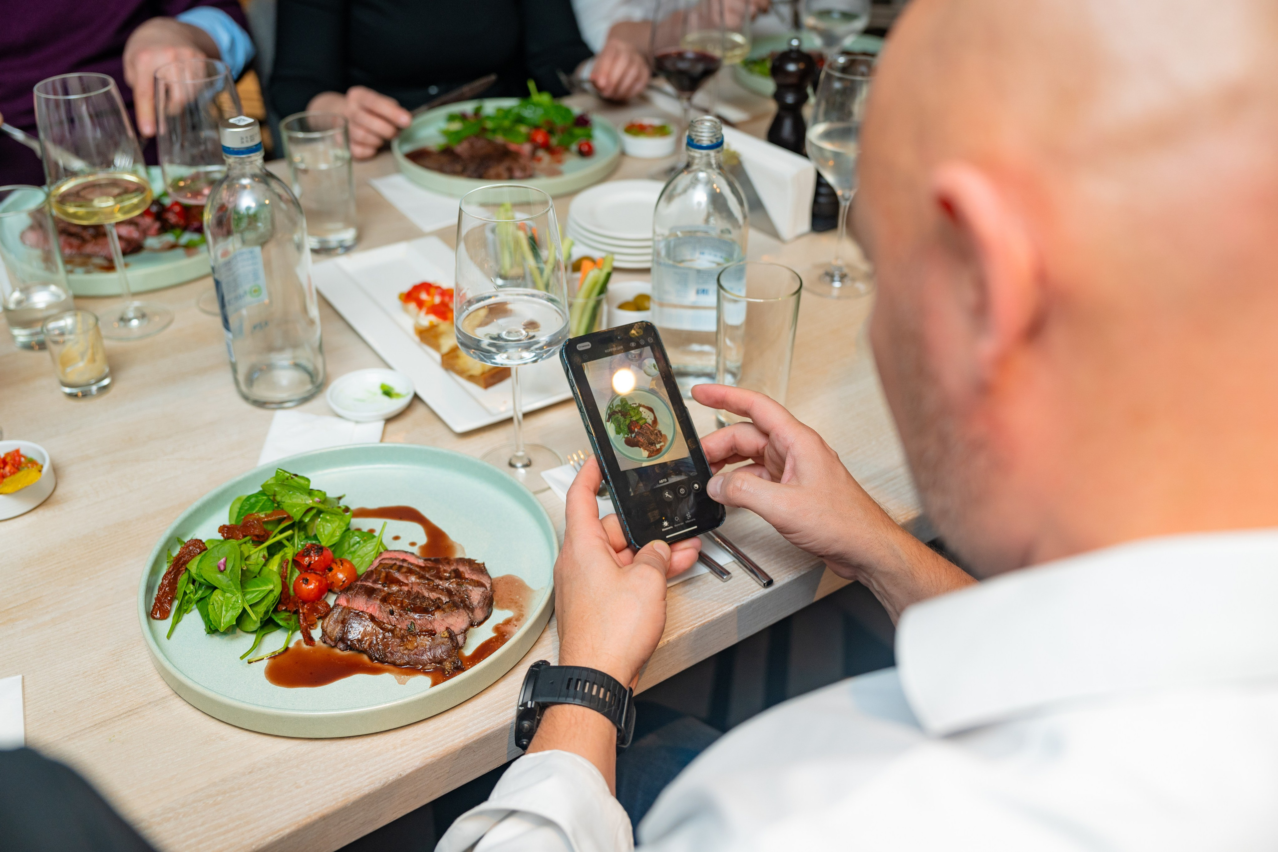 NOVIKOV SCHOOL — Умами зал. Фотограф Никита Комаров