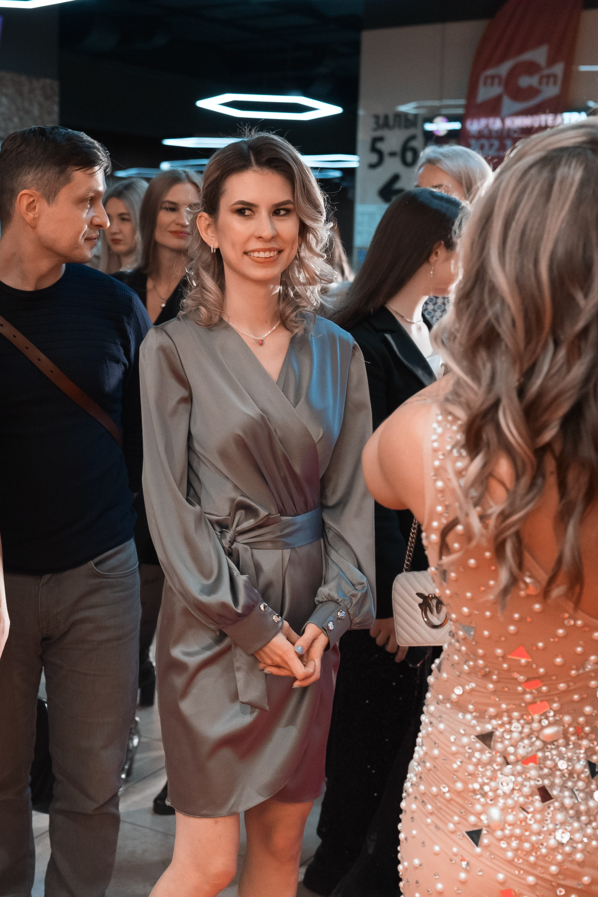 Веб-сериал «МЫ». Для тех, кто не ждёт удачи, а создаёт её. Каждая фотосессия — это твой момент, твой стиль, твой успех. 📸