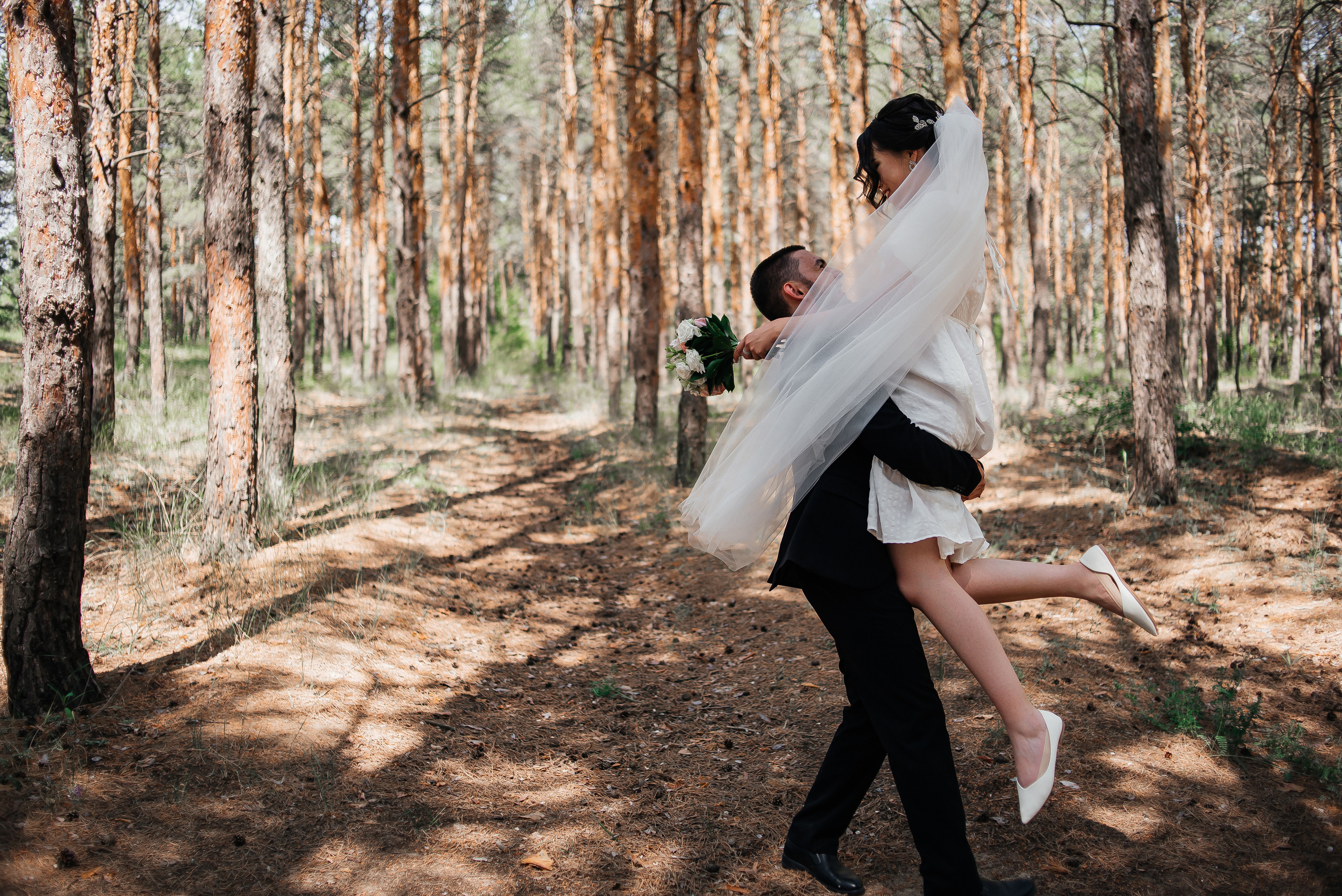 Александр и Ильмира. Свадебные фотограф и видеограф в Саратове
