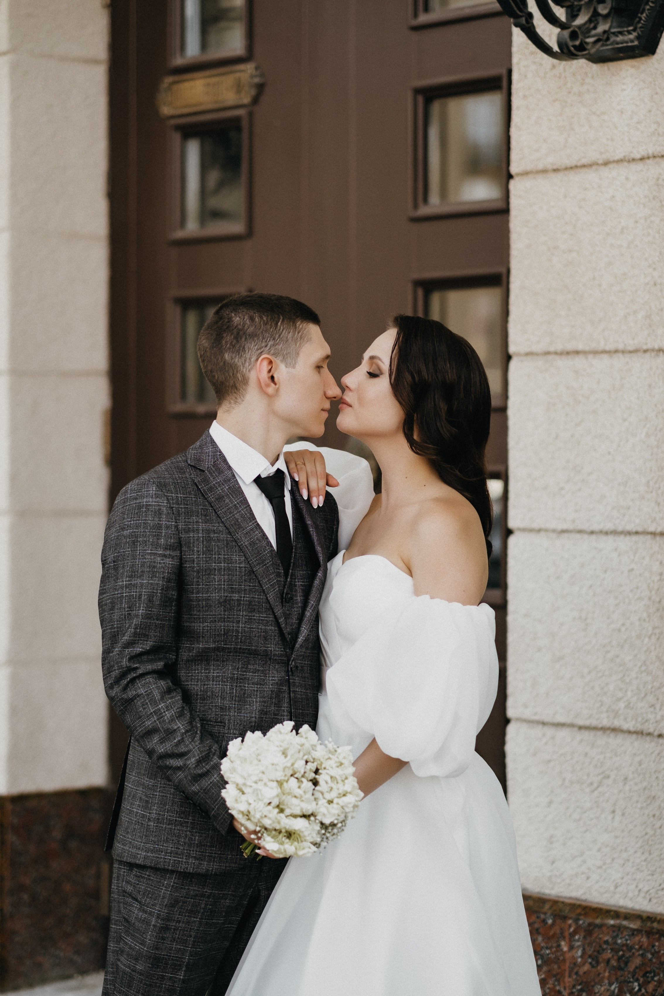 Свадебная съемка с машиной Волгоград. Свадебный и семейный фотограф в Волгограде Кристина Иванова