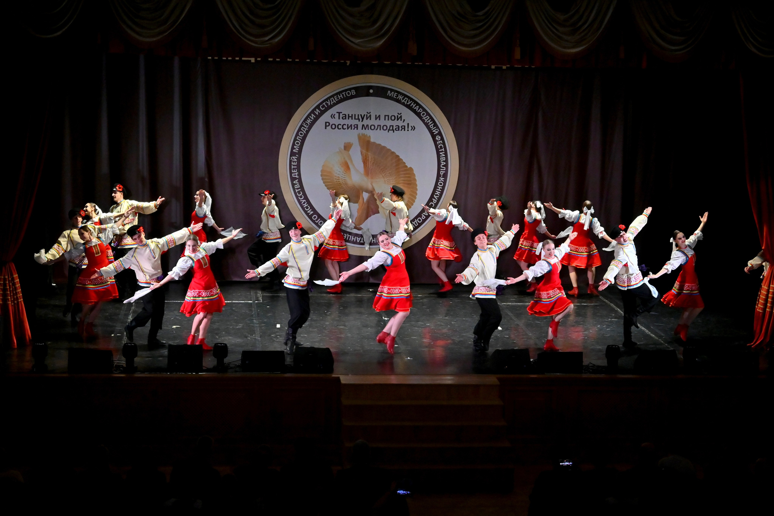 Гала-концерт. Танцуй и пой, Россия Молодая! 22.04.2024. Профессиональный фотограф в Москве Алёна Котова