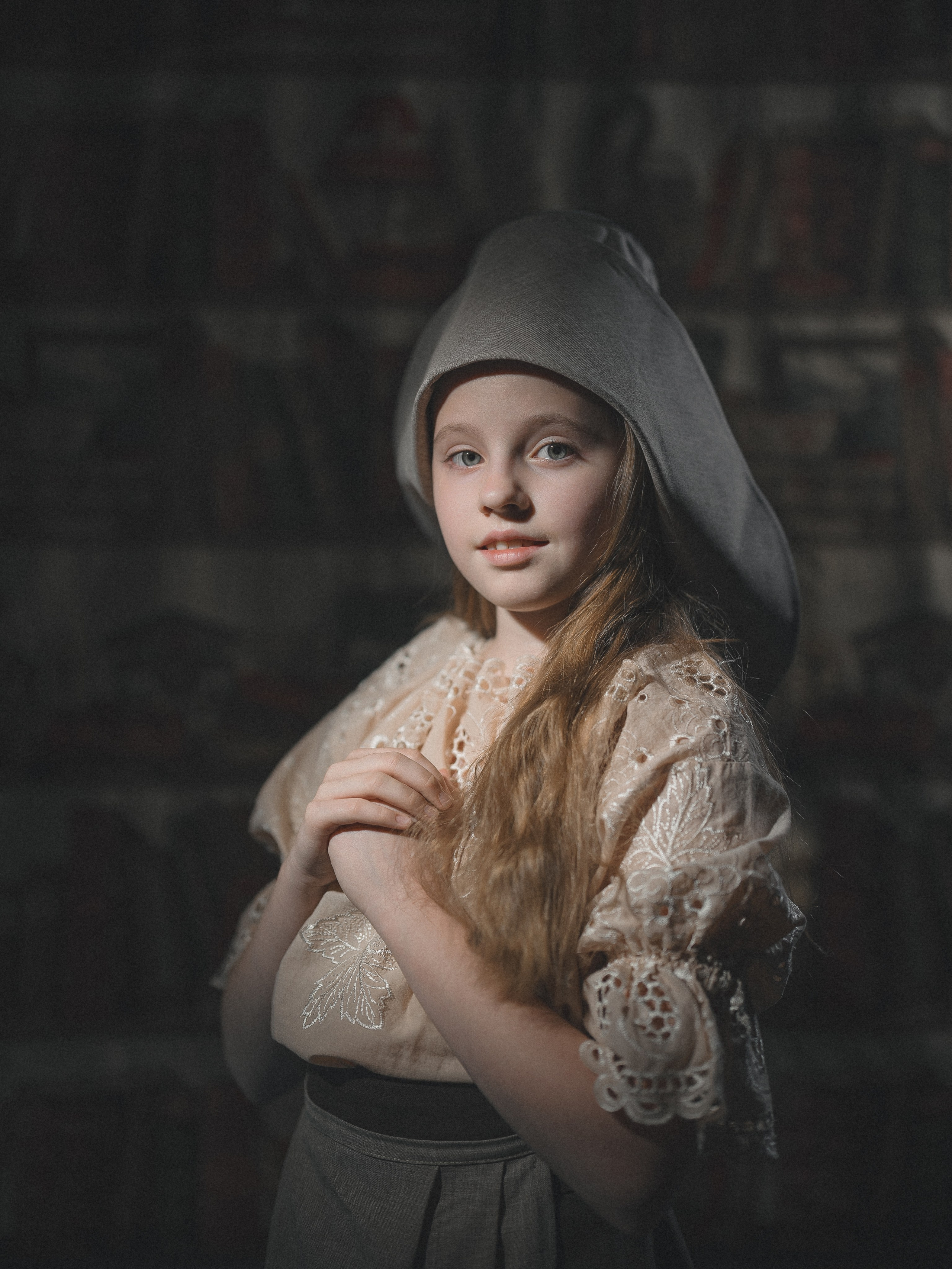 Примеры стилизации портретов и нестандартного света. Фотограф Олег Сотник