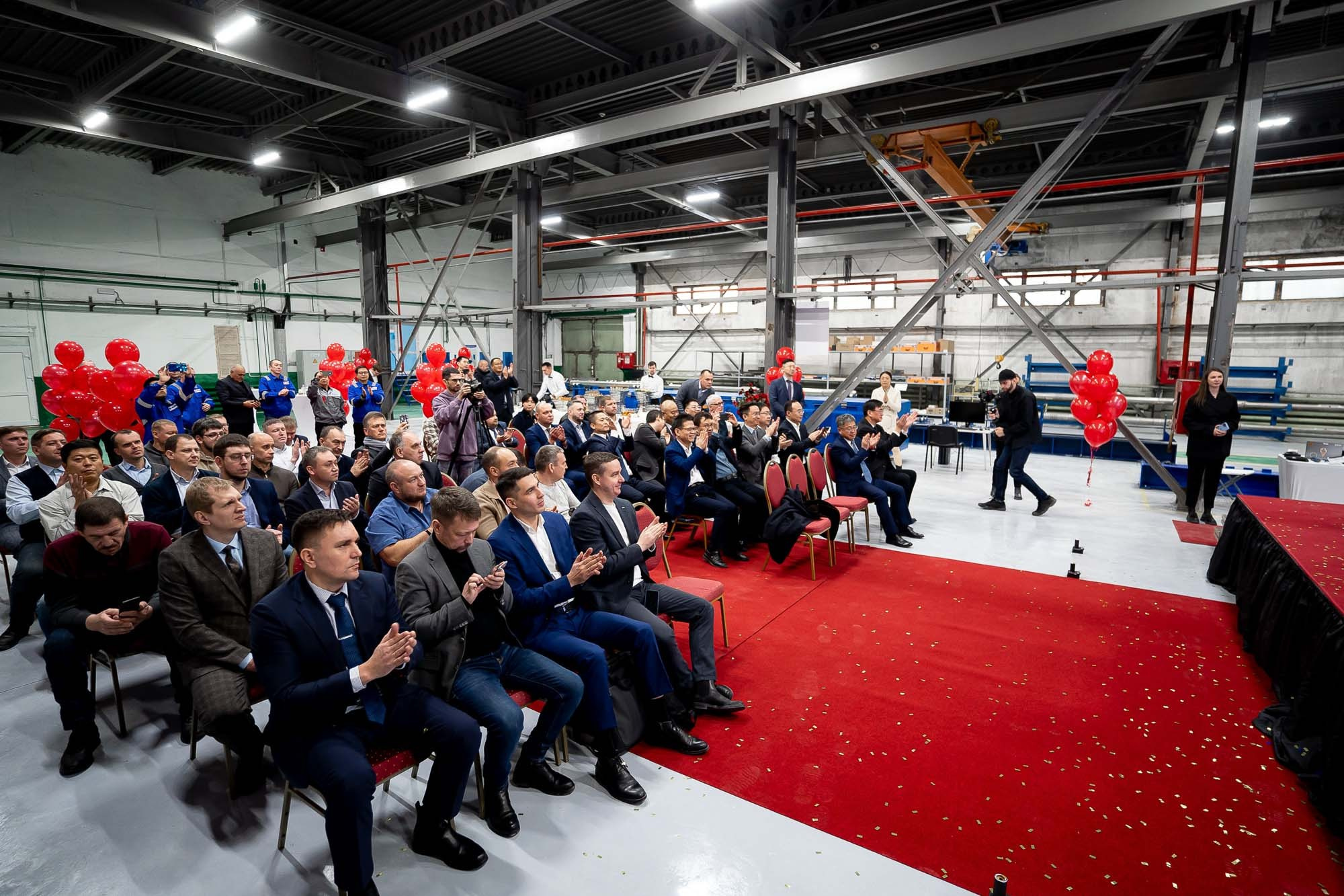 Открытие сервисного центра HILONG. Сергей Кошкин. Репортажная и ивент-фотография в Сургуте