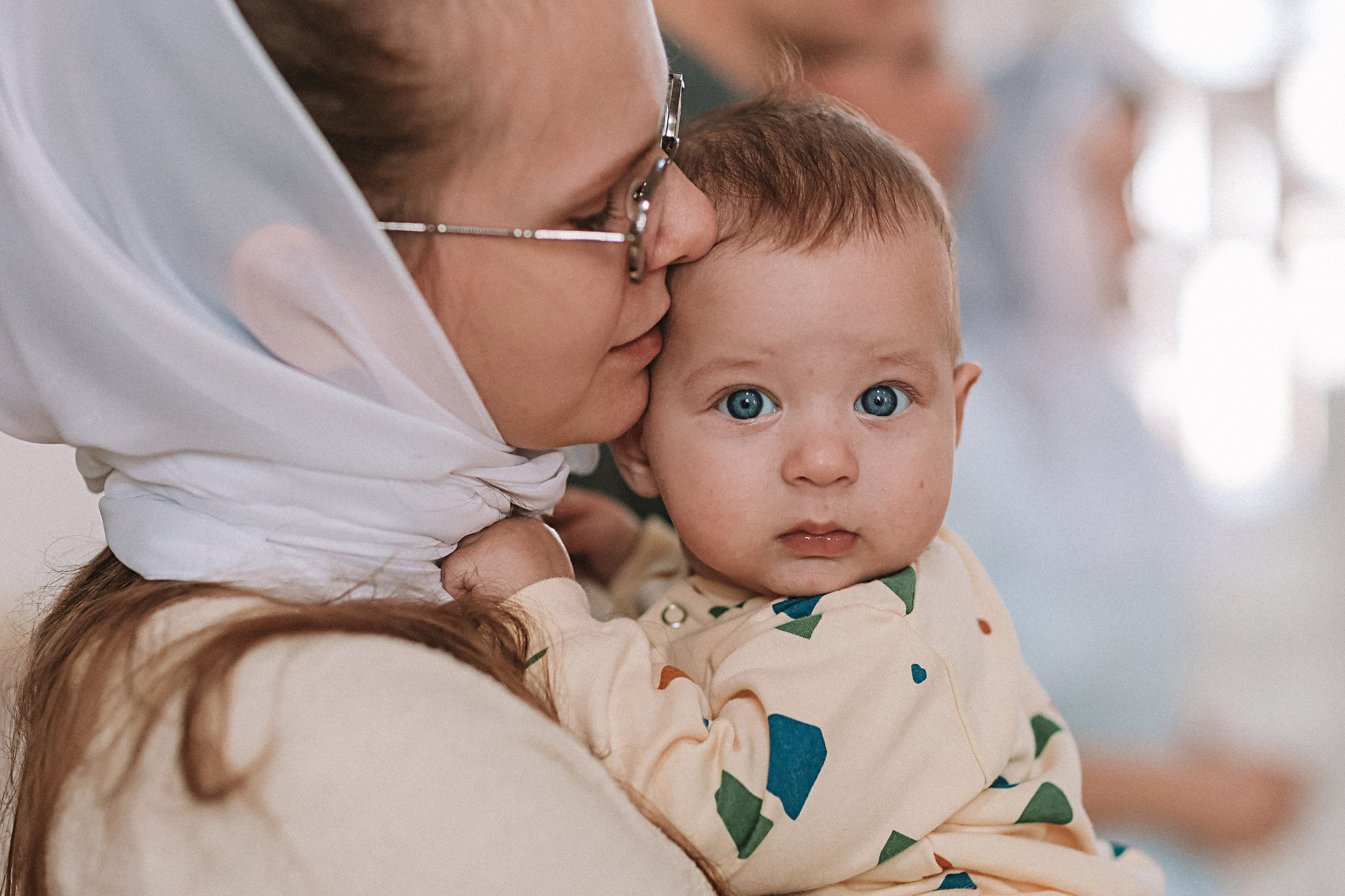 Крещение церковь около моста влюбленных. Семейный фотограф Тюмень, фотограф на роды Салмина Мария