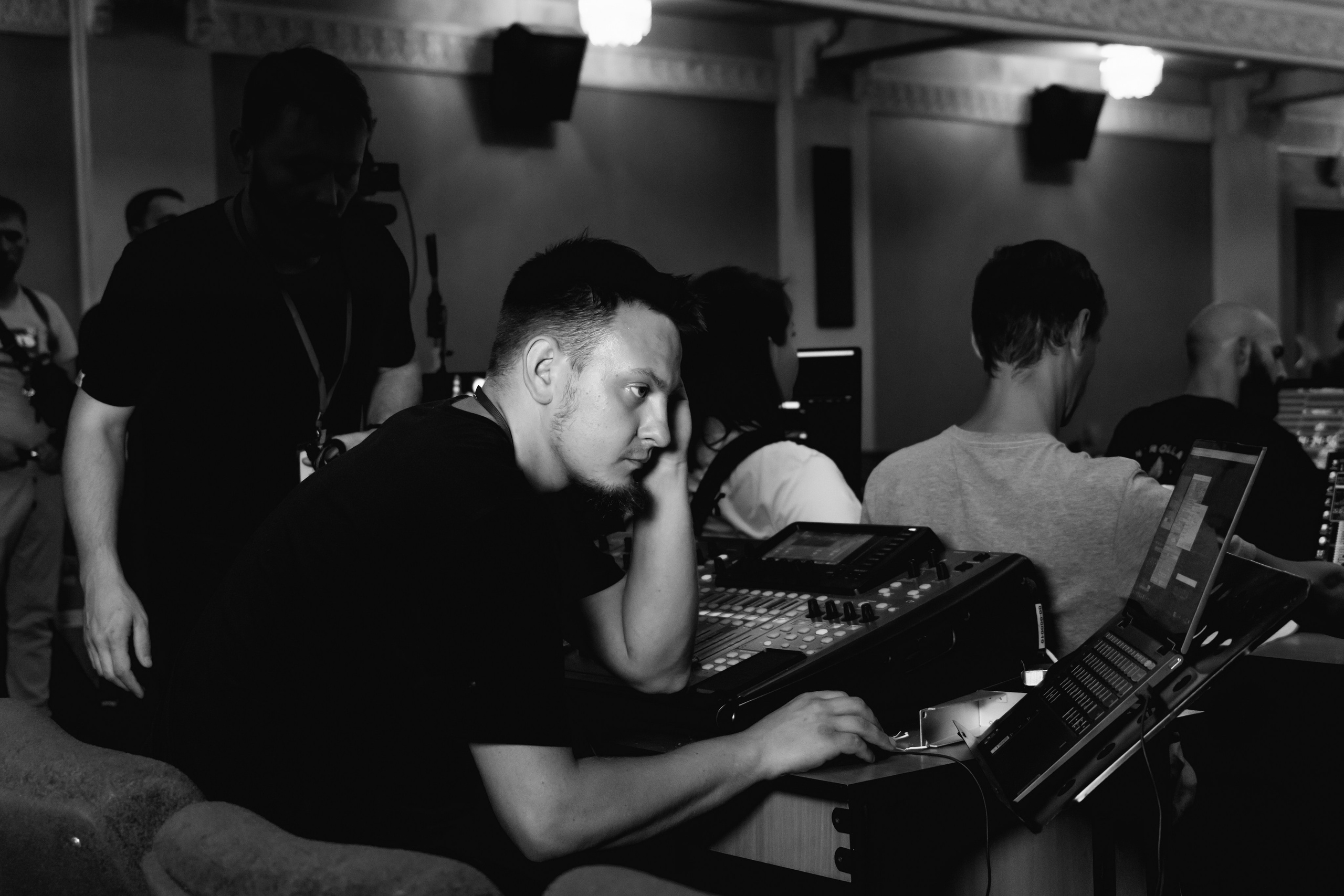 Backstage. Занимаюсь профессиональной фотографией и живу рядом с Байкалом. Работаю в разных жанрах