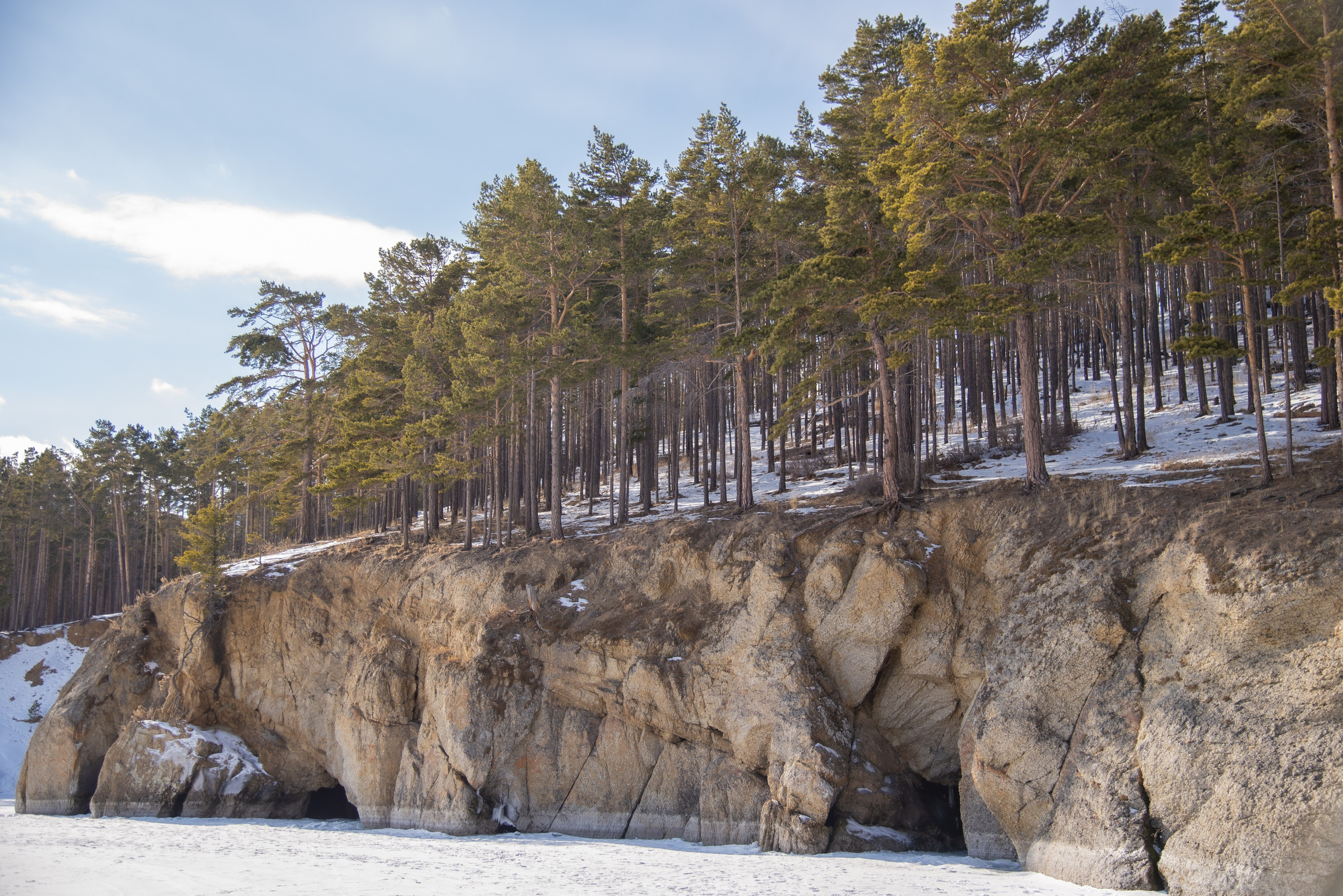 Большое Голоустное. Байкал. Занимаюсь профессиональной фотографией и живу рядом с Байкалом. Работаю в разных жанрах