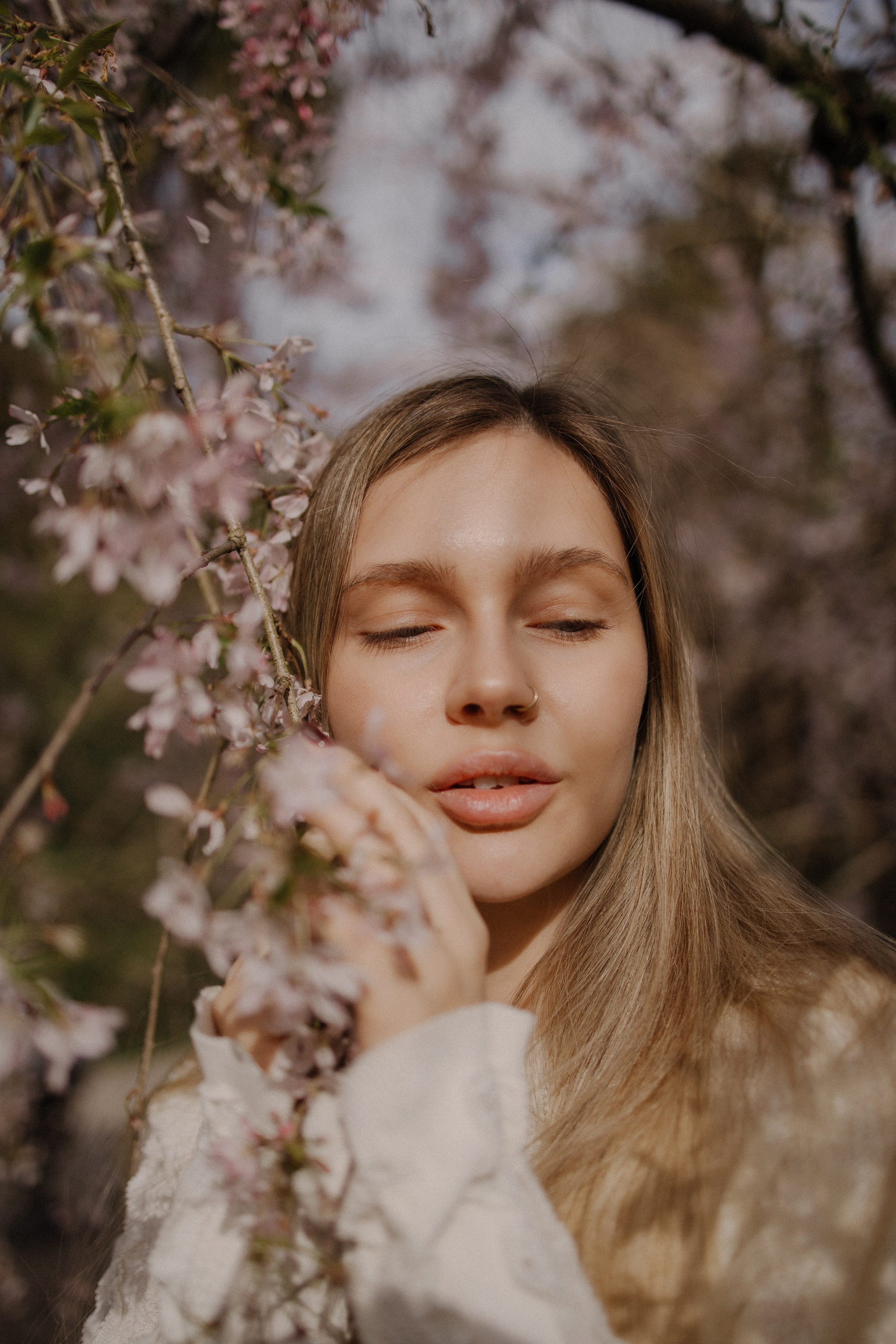 Света в сакуре. Фотограф Сочи Адлер Сириус Красная поляна Олеся Минив