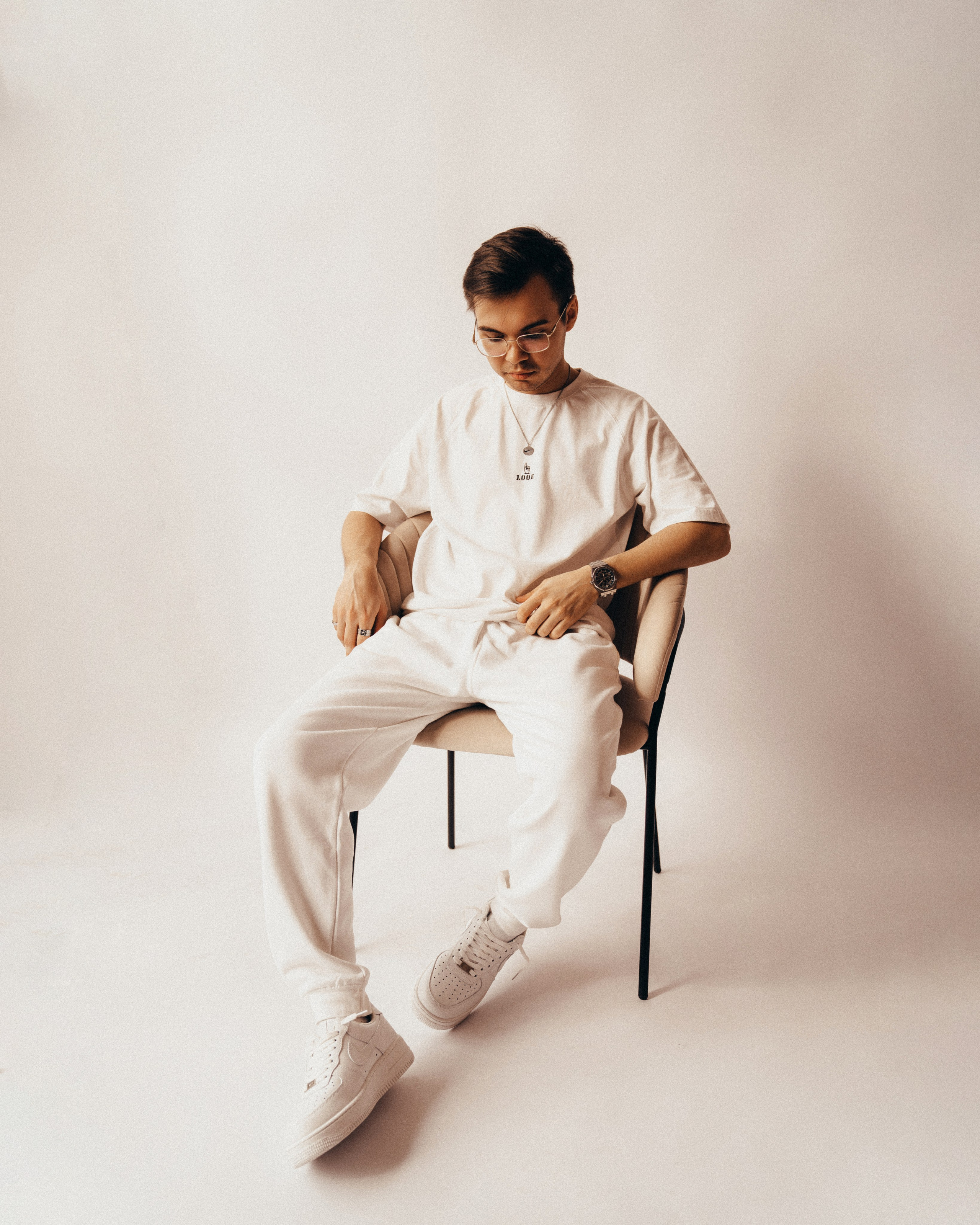 Антон 17.03. Идеальные портреты для соцсетей — Фотограф Ленар