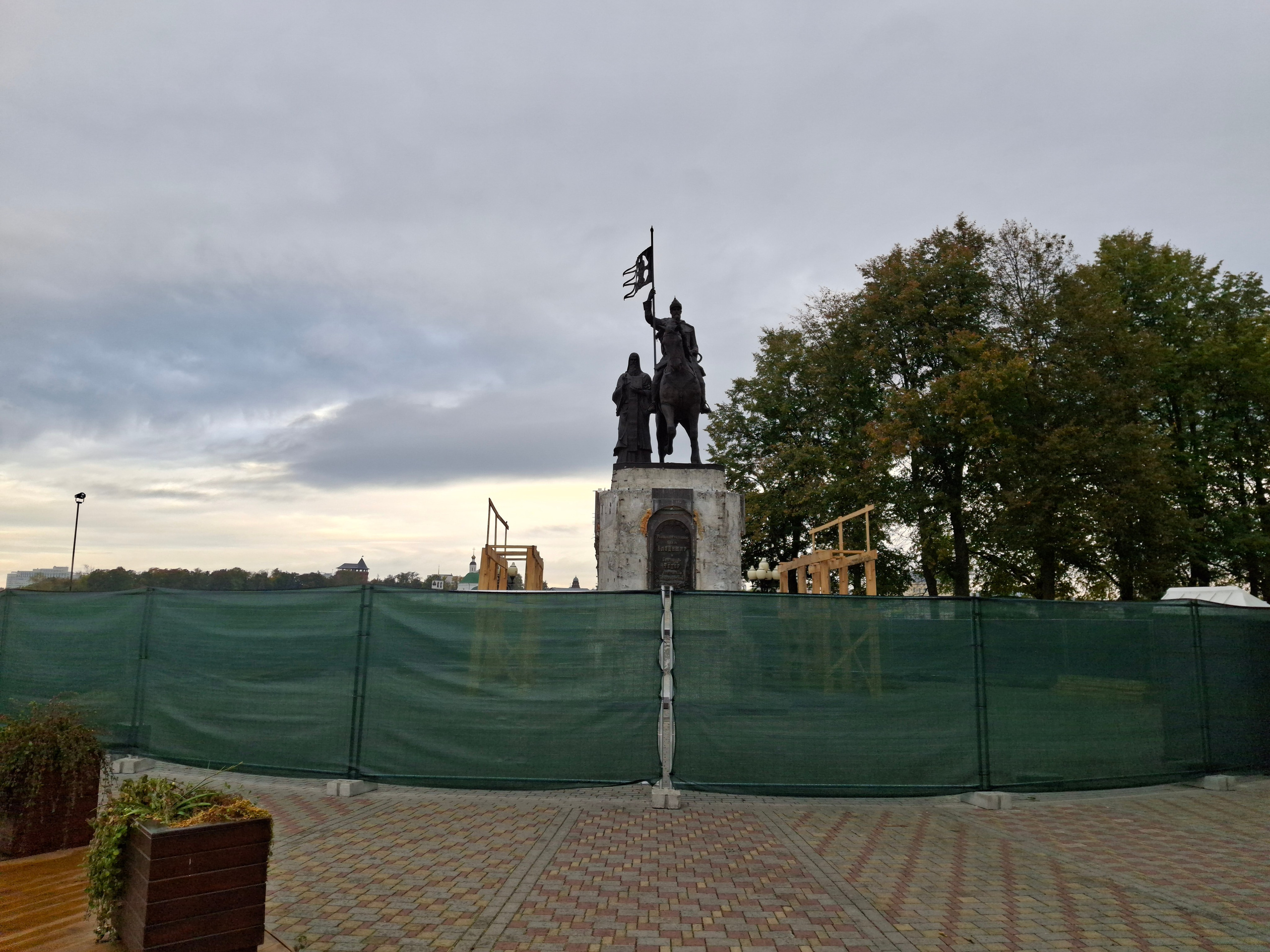 Владимир. Утро и вечер 19 сентября 2025. Игорь Жучков. Россия увиденная глазами путешествующего фотографа