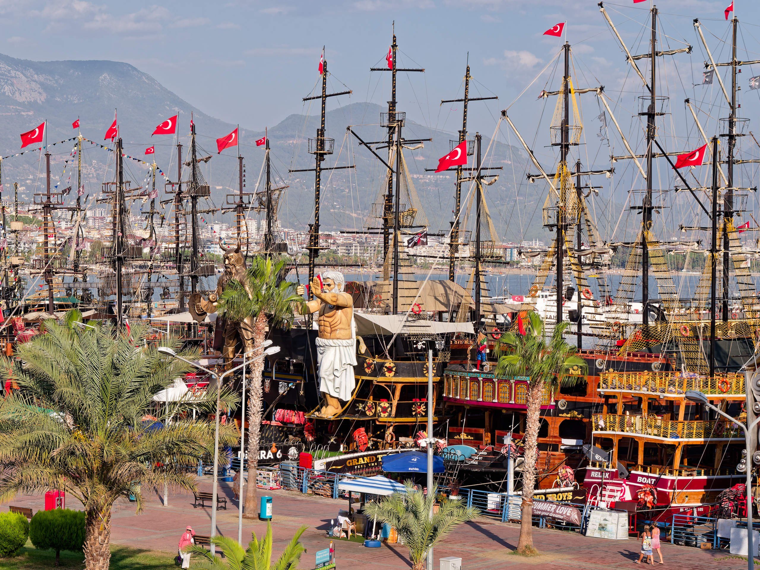 Алания 2025, порт и парк. Избранные фотографии