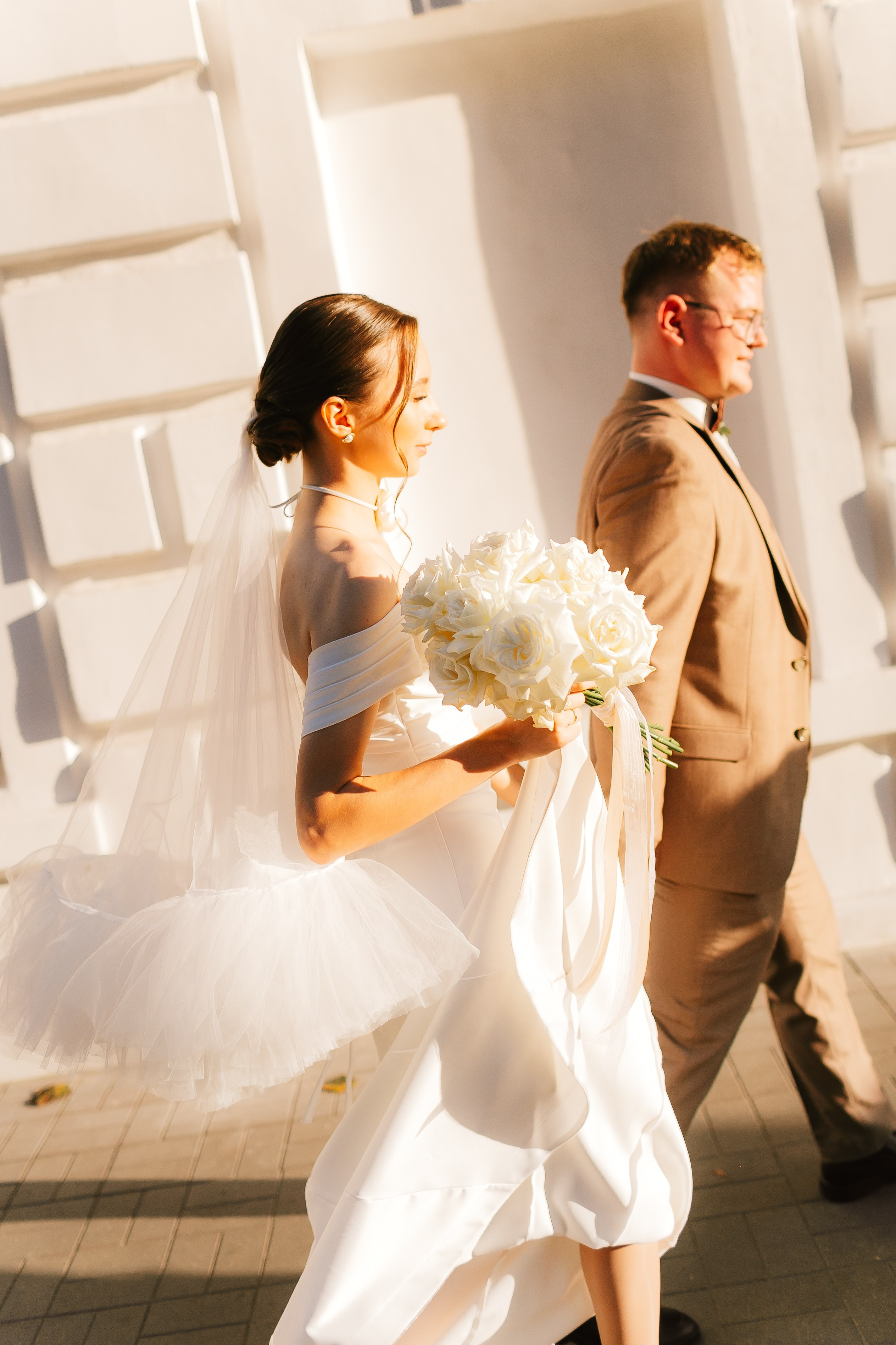 Свадебная осенняя фотосессия Ивана и Лидии в городе. Свадебный и репортажный фотограф в Ярославле и Санкт-Петербурге Роман Микрюков