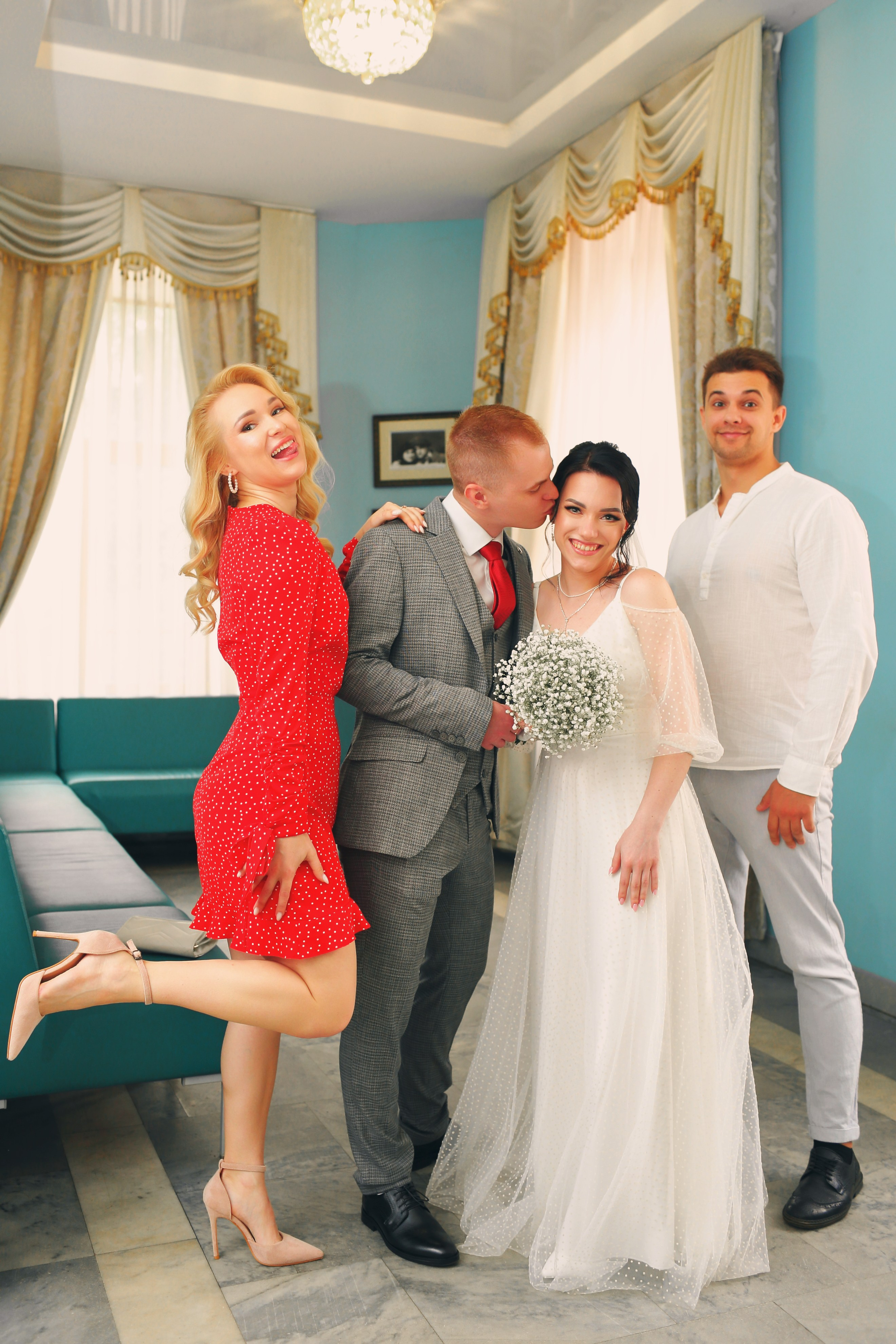 Съемка пары в отеле, на природе, в городе. Свадебный и репортажный фотограф в Ярославле и Санкт-Петербурге Роман Микрюков